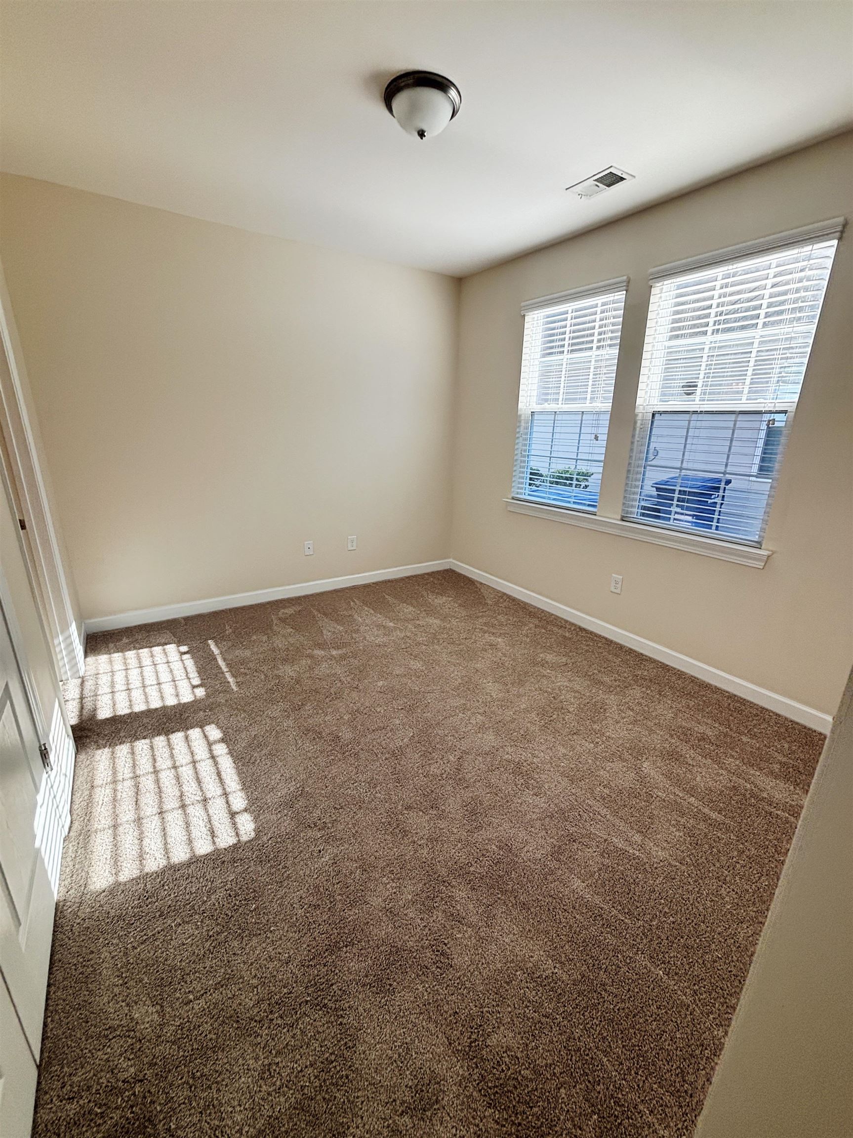 2583 Heritage Loop Property Photo 8