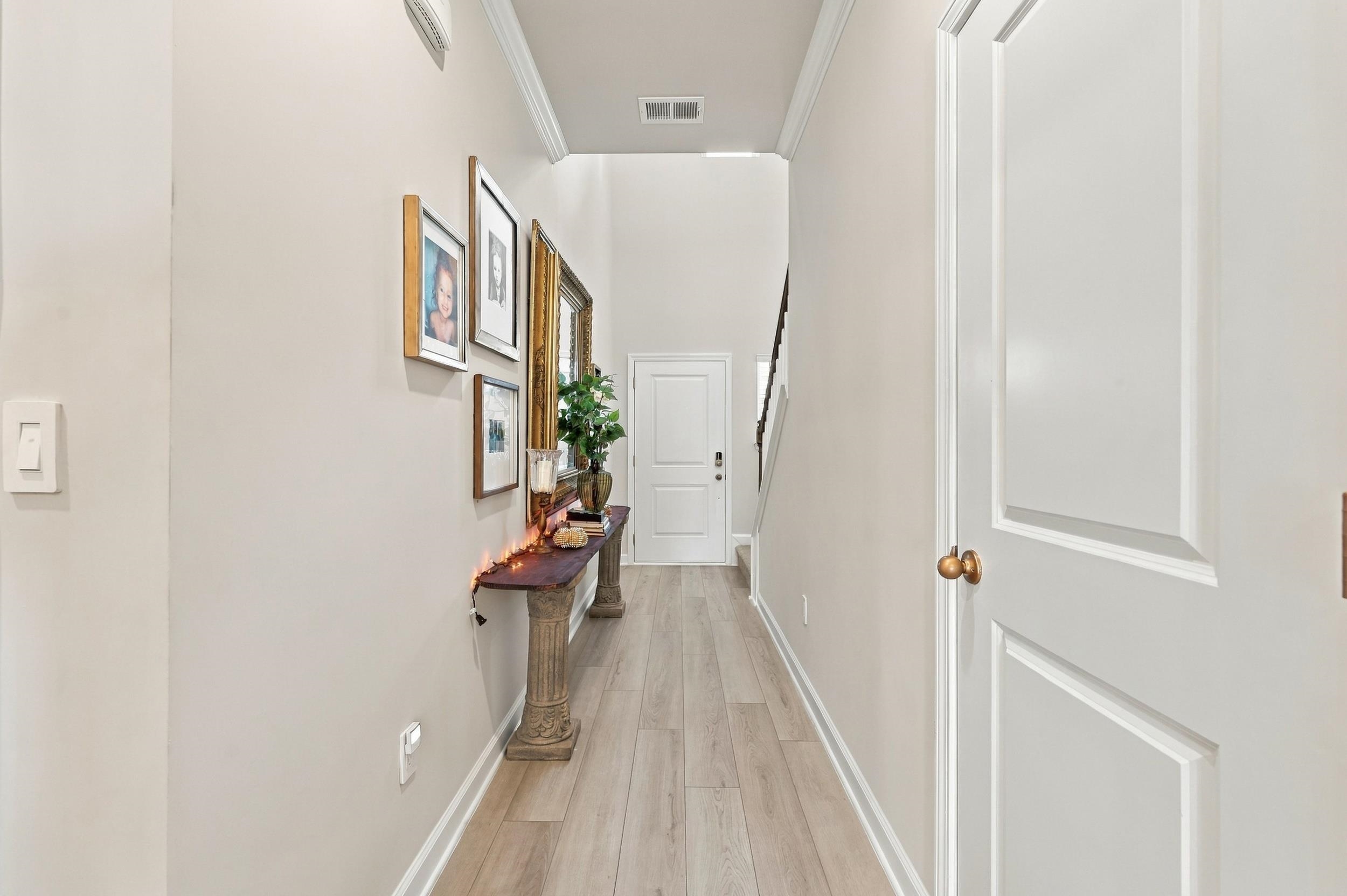 8621 Pinnacle Cove Way Property Photo 6