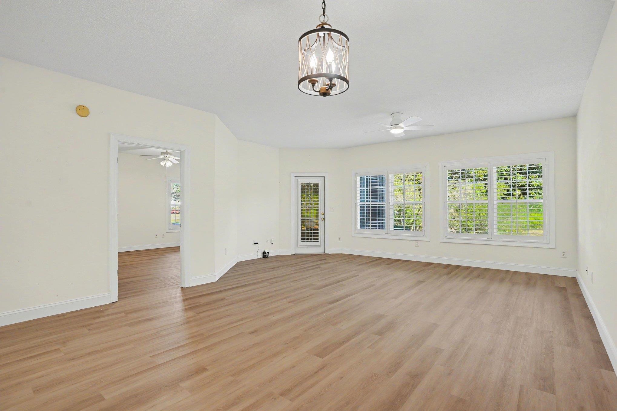 5046 Glenbrook Dr. Property Photo 7