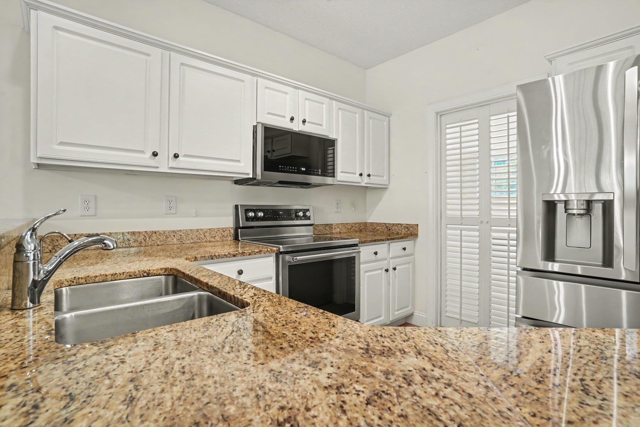 5046 Glenbrook Dr. Property Photo 11