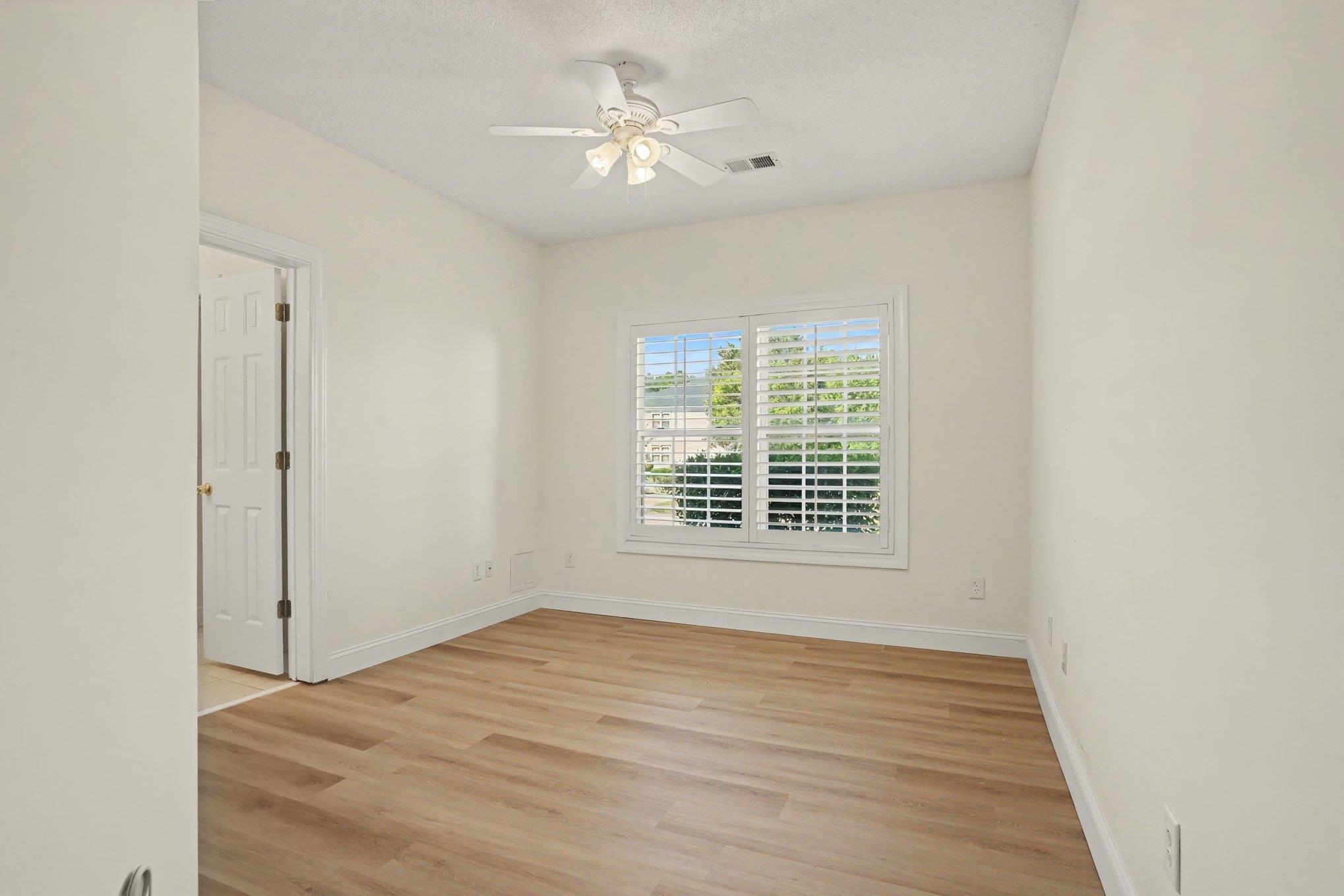 5046 Glenbrook Dr. Property Photo 19