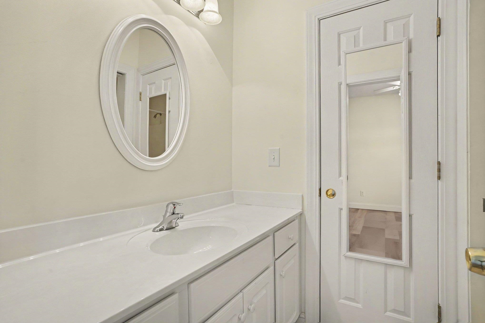 5046 Glenbrook Dr. Property Photo 21