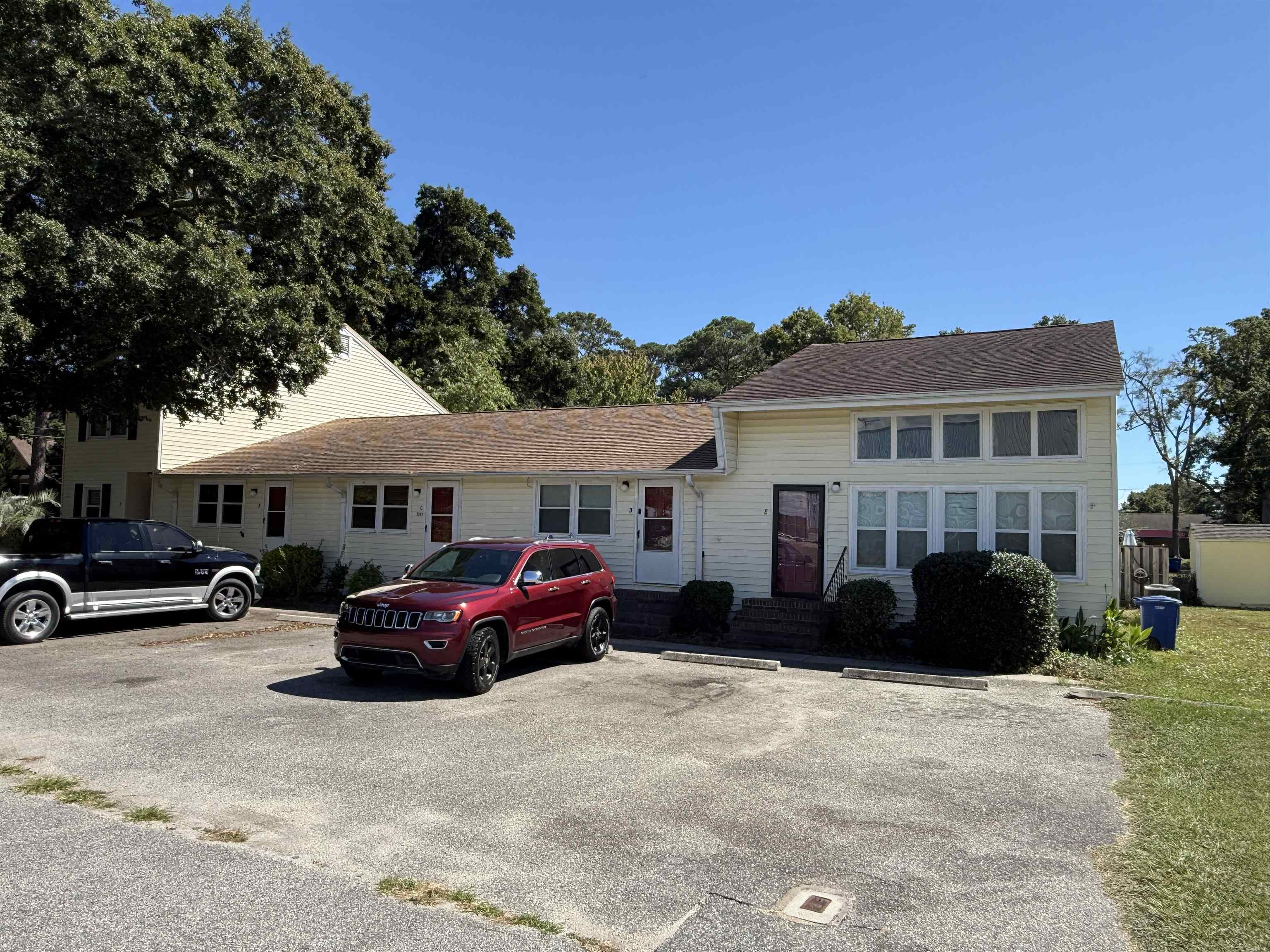 2801 Terminal St. Property Photo 2