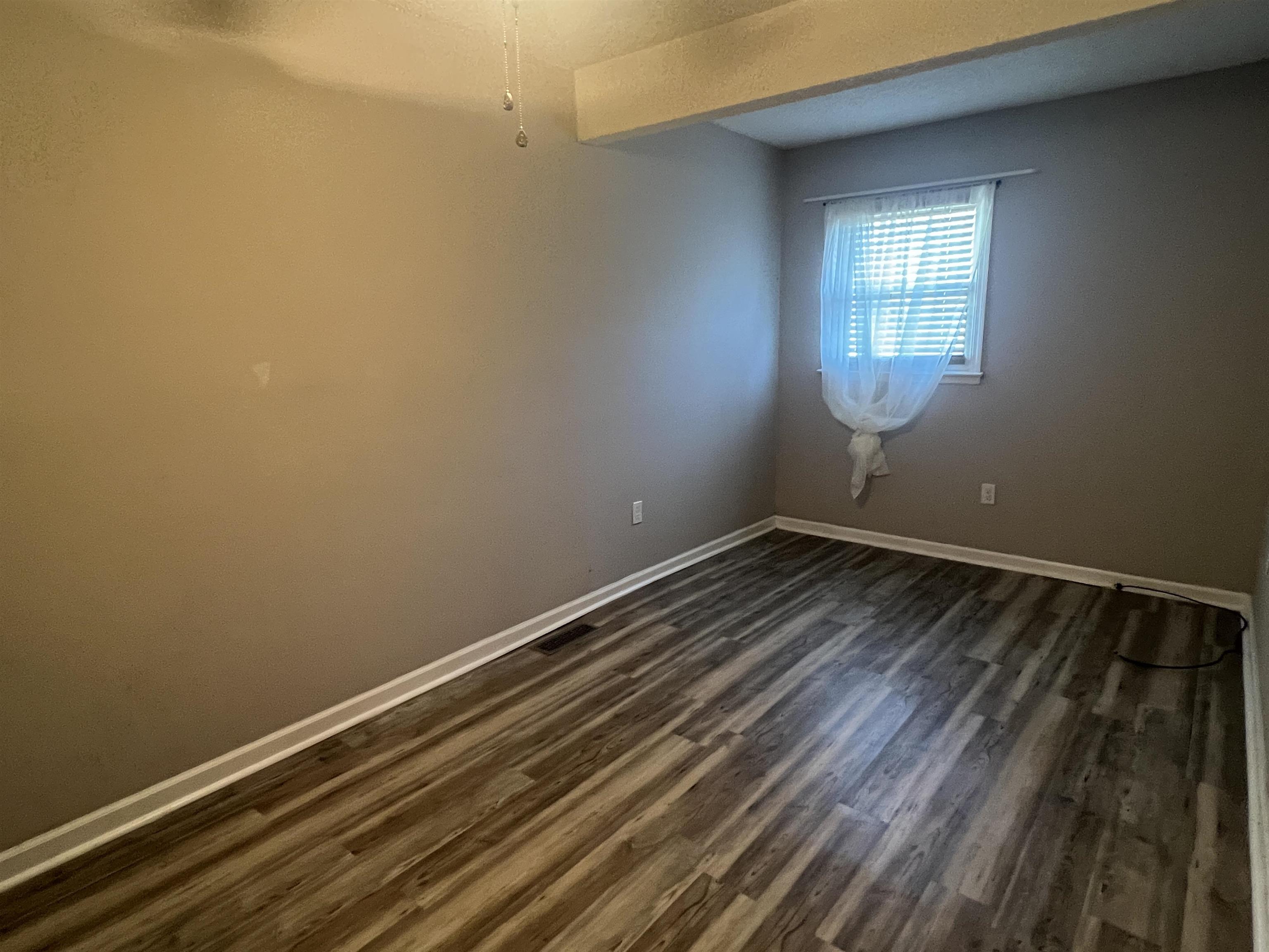 2801 Terminal St. Property Photo 9