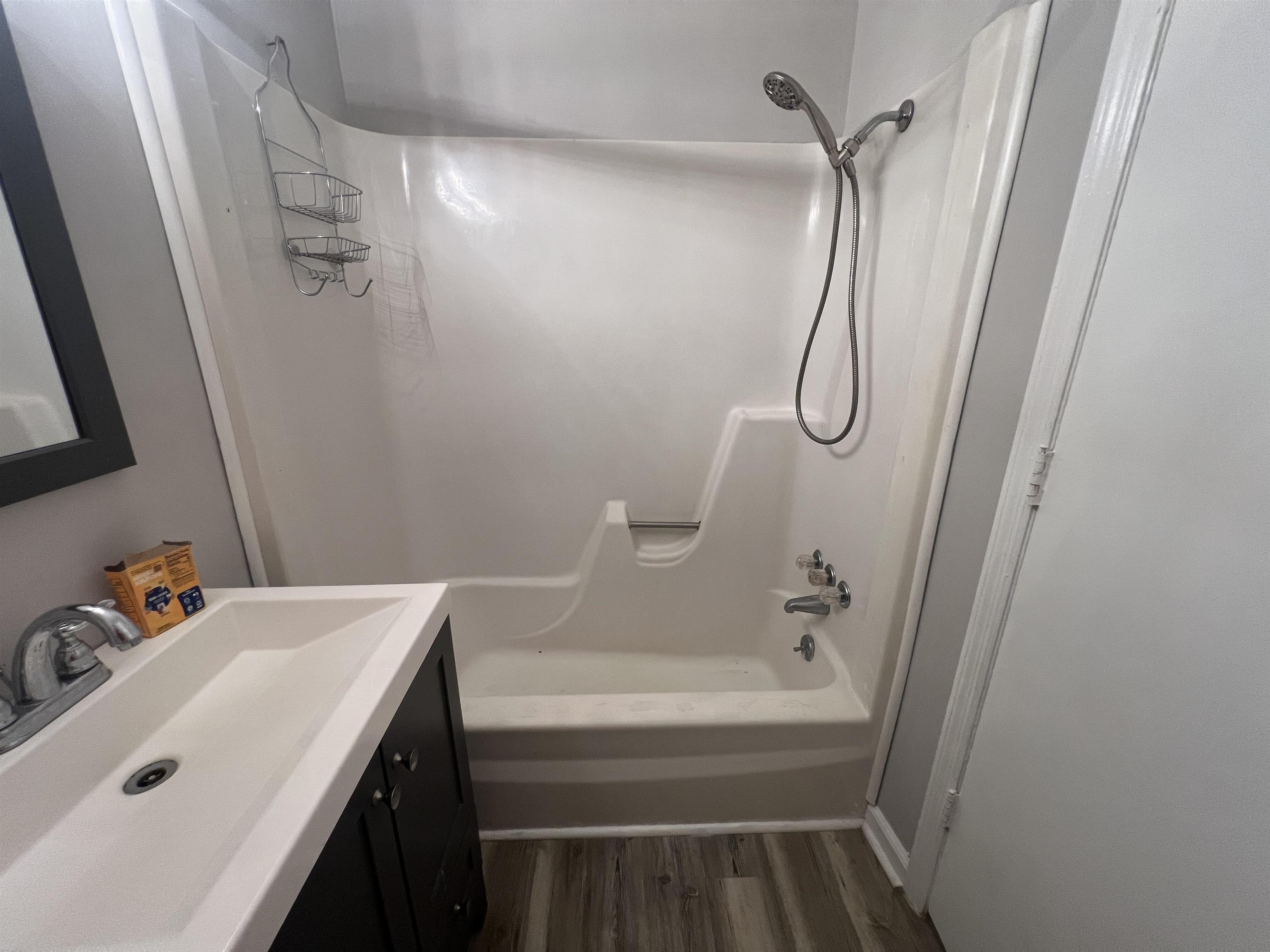 2801 Terminal St. Property Photo 11
