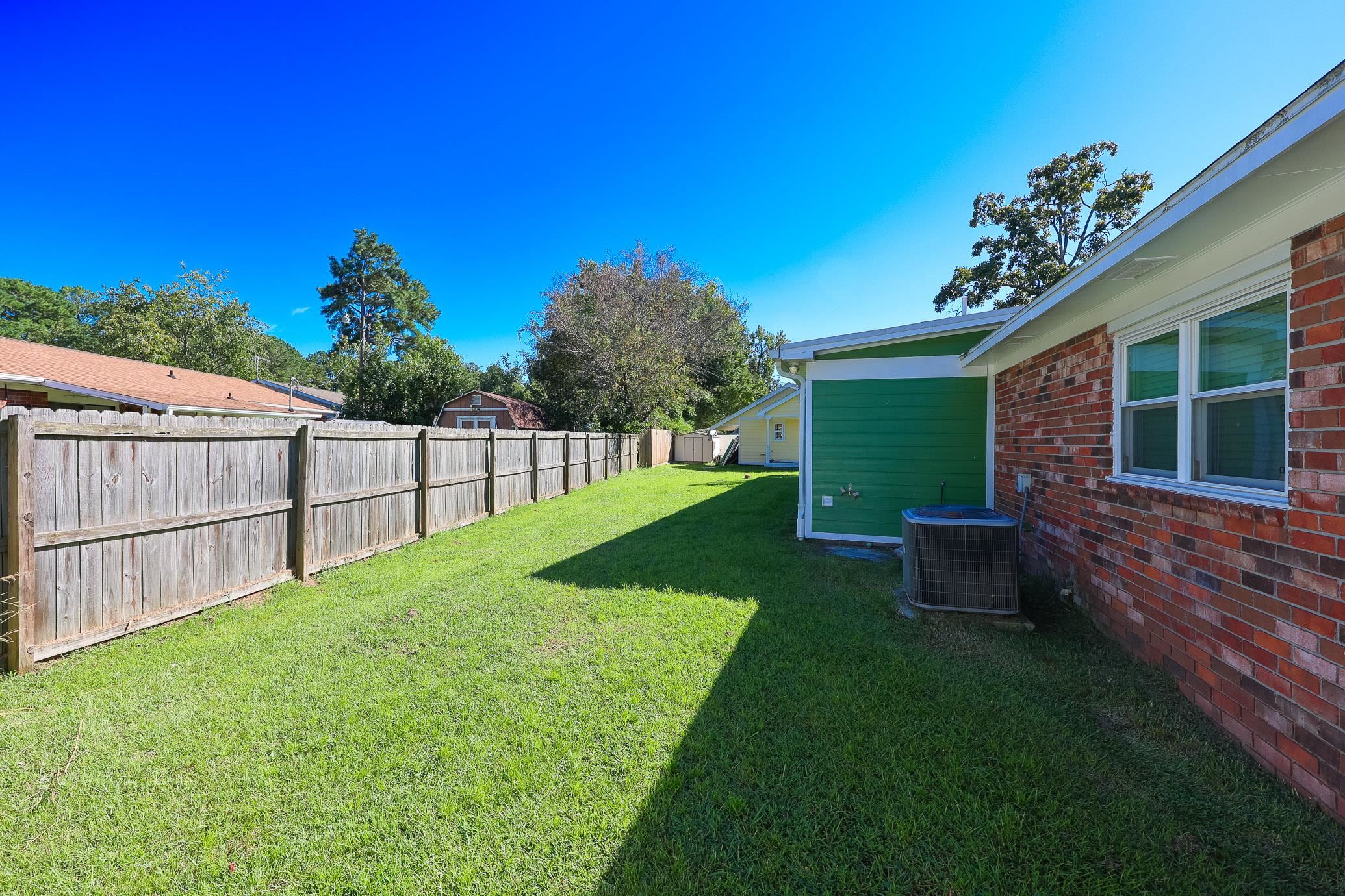 4625 Boxwood Dr. Property Photo 23