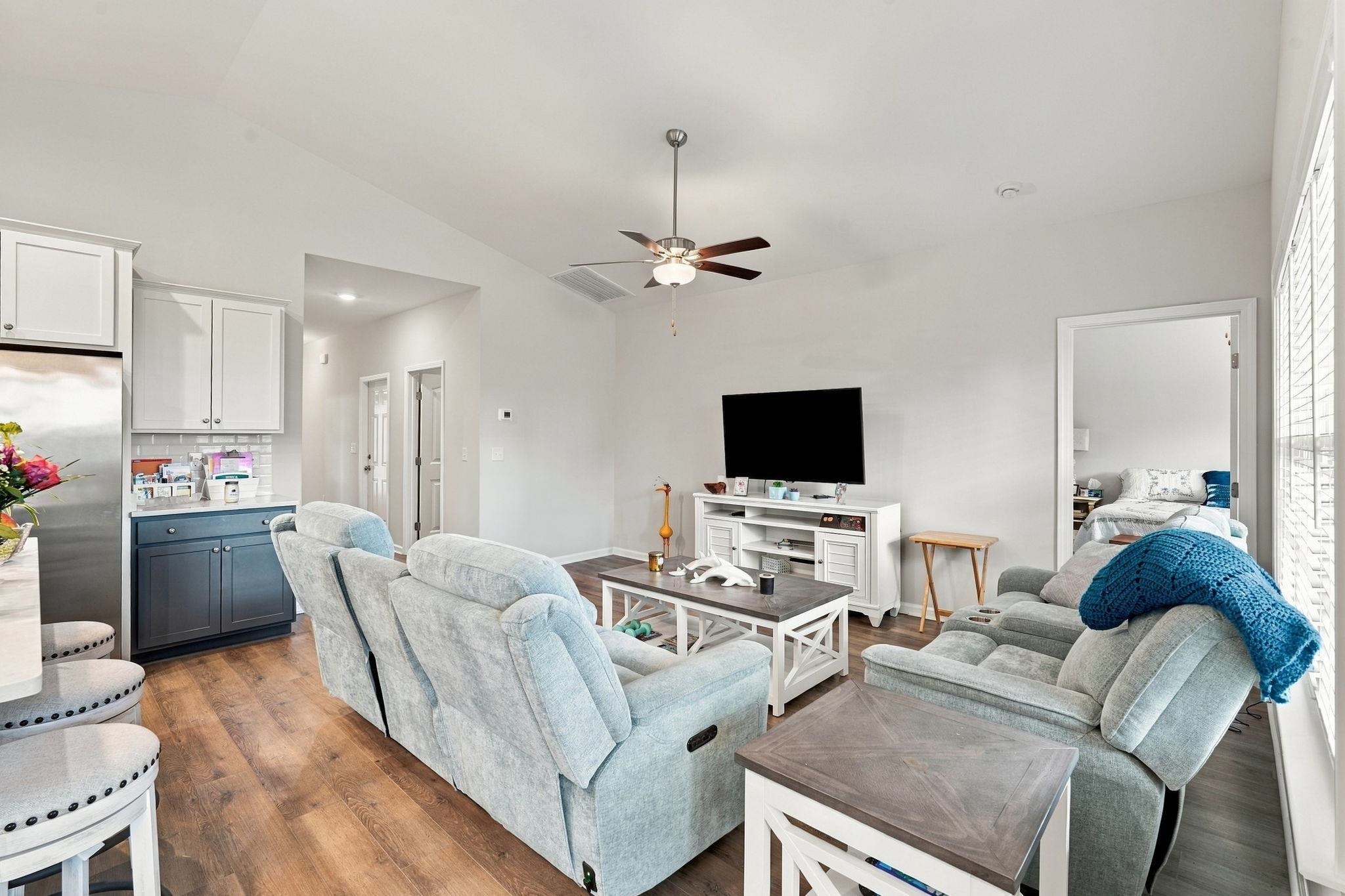291 Lifestyle Court Property Photo 15