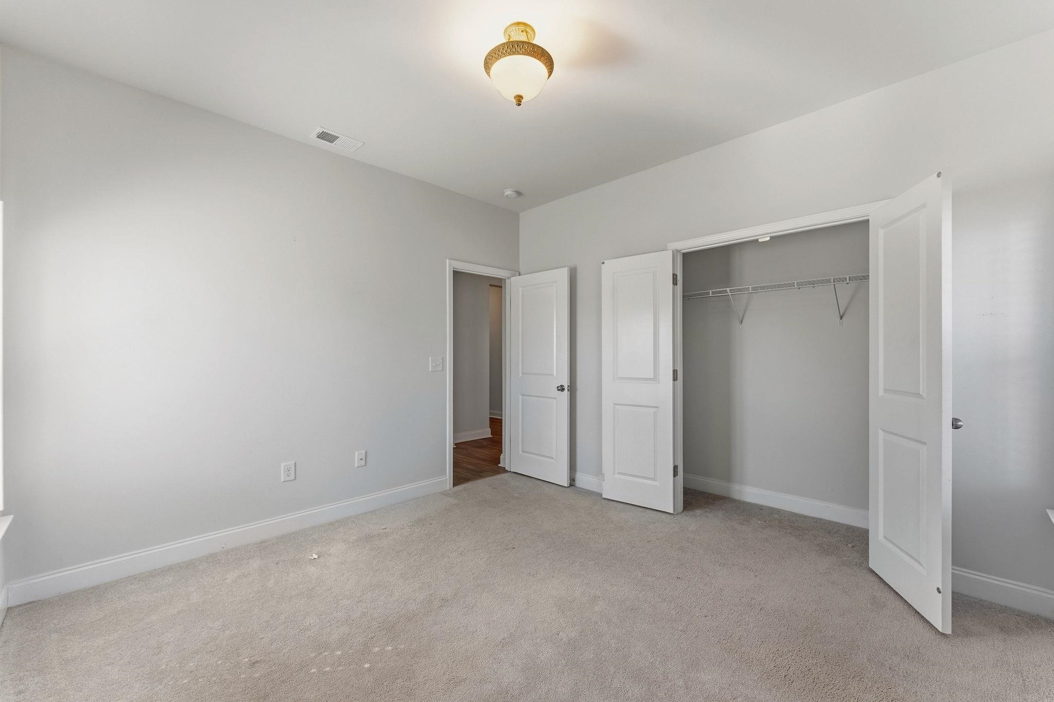 2001 Suwanee Ct. Property Photo 17