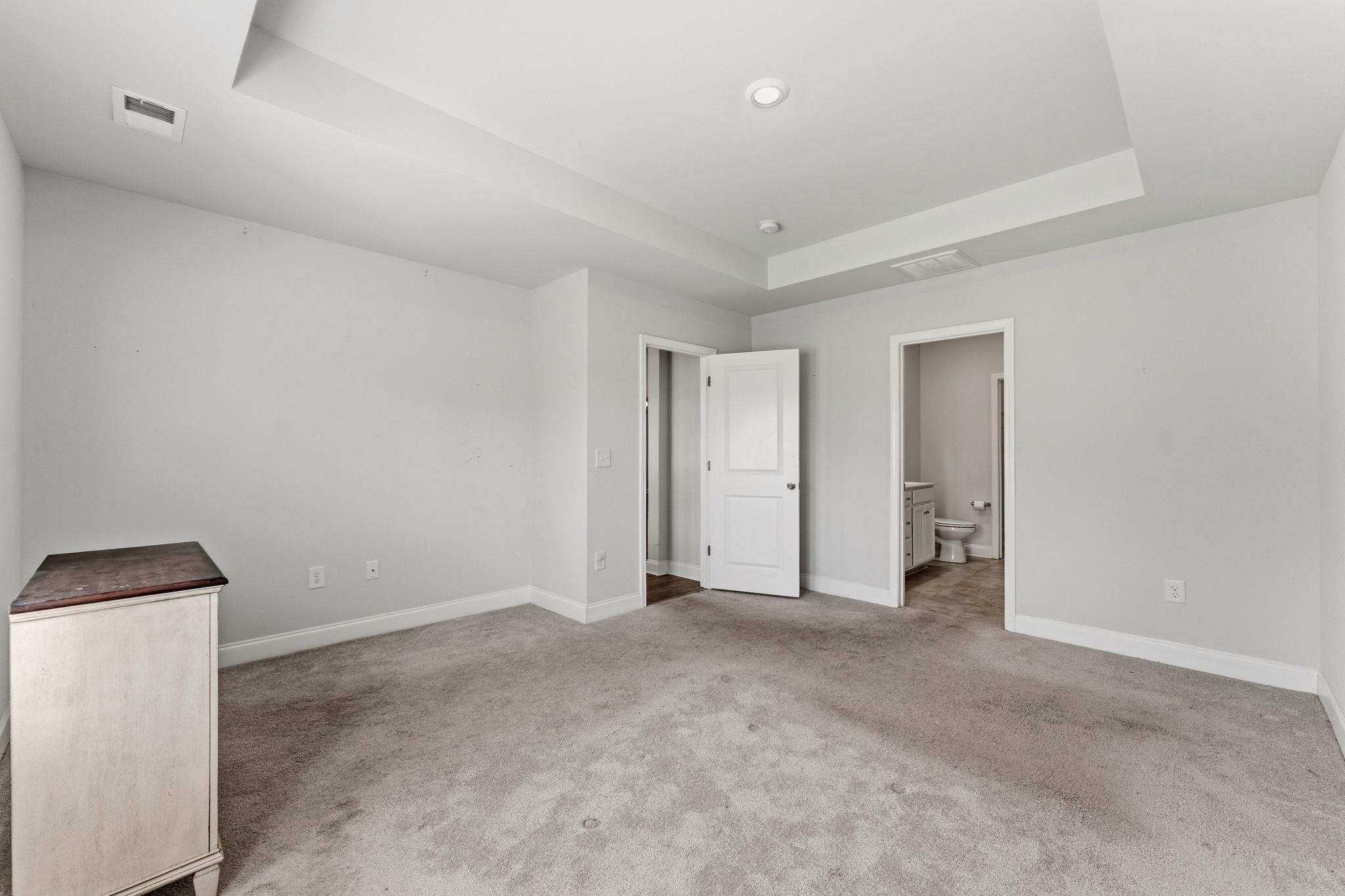 2001 Suwanee Ct. Property Photo 26