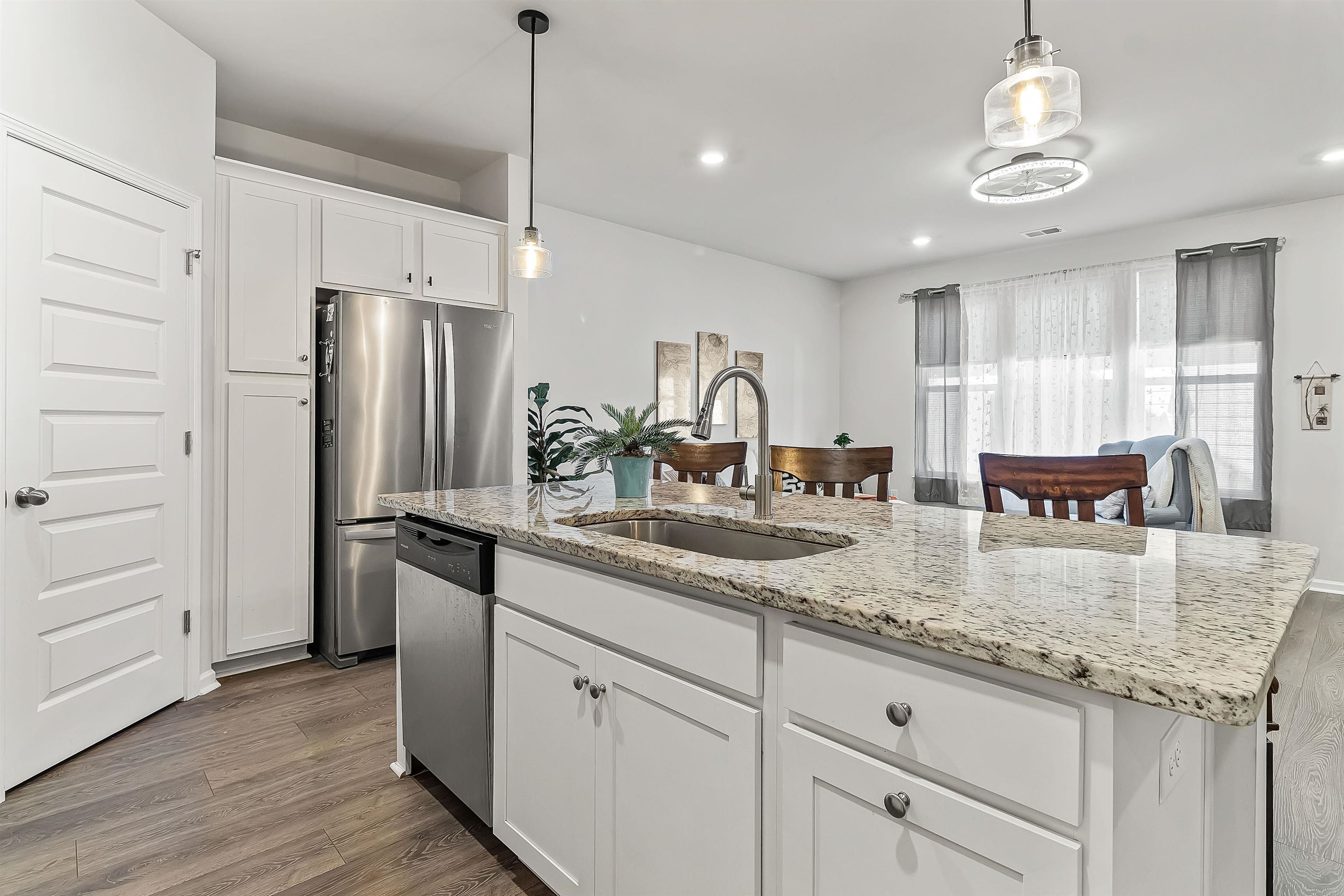 5402 Knobcone Loop Property Photo 10