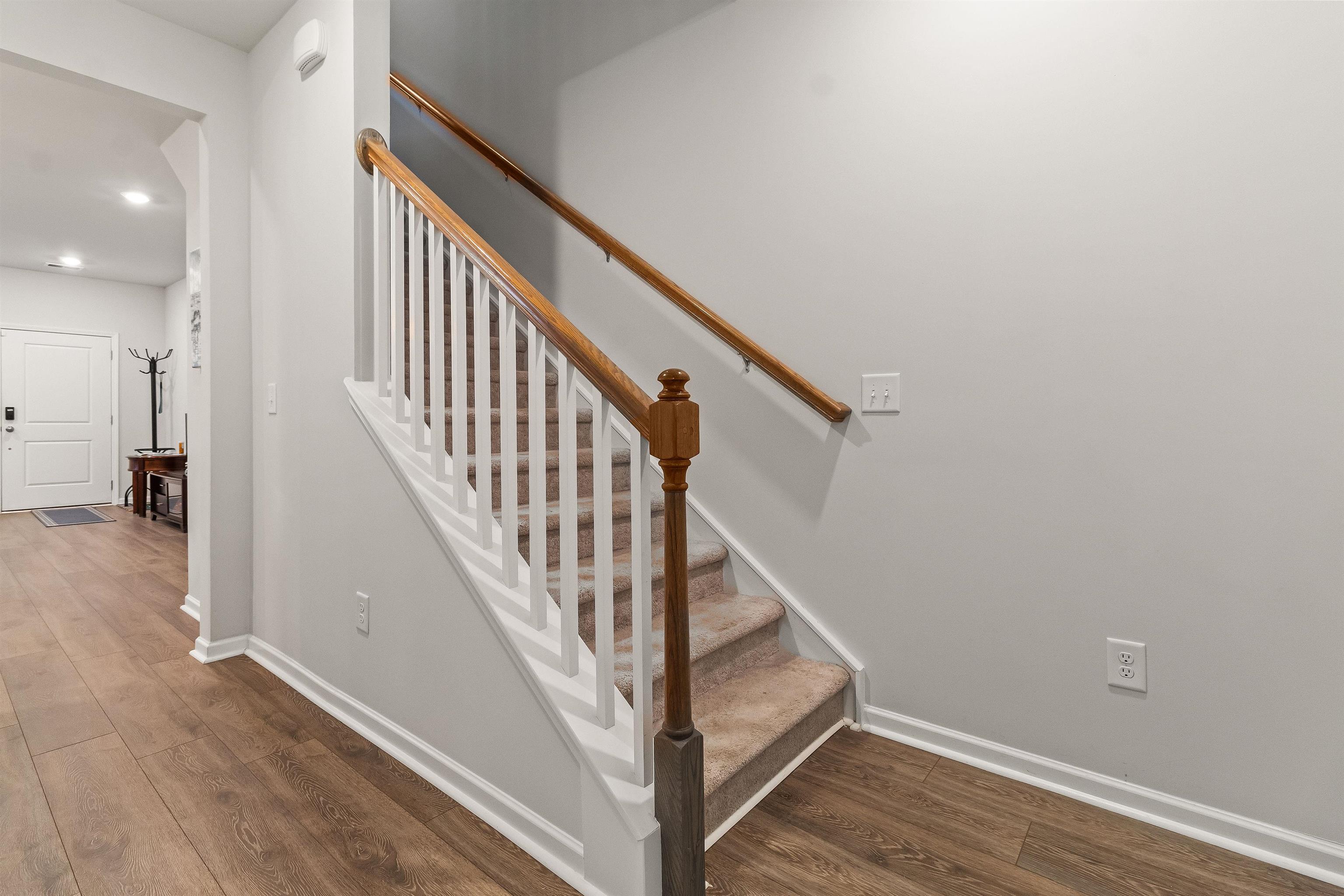 5402 Knobcone Loop Property Photo 11