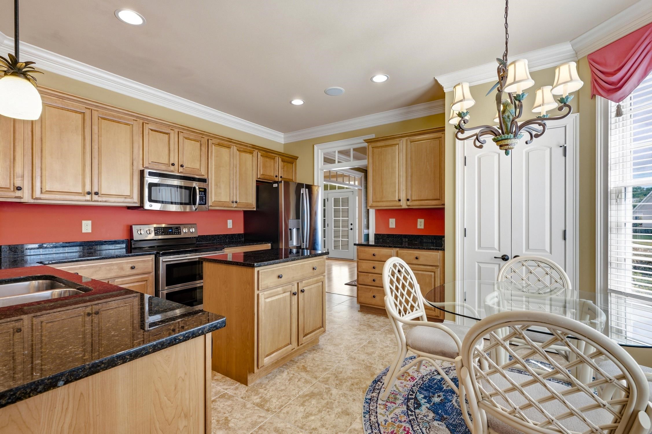1521 Thornbury Dr. Property Photo 18