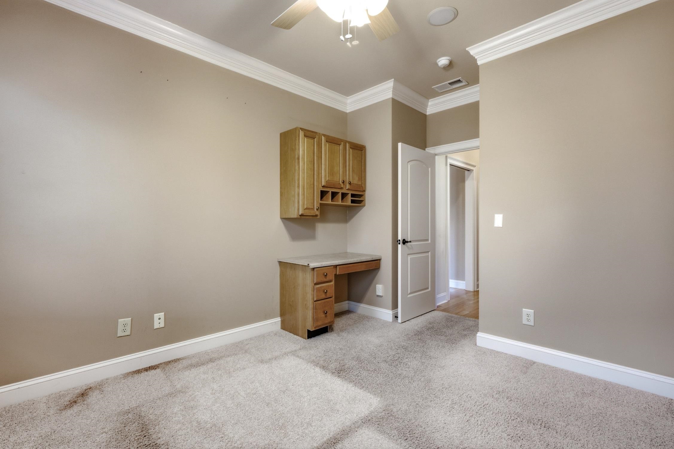 1521 Thornbury Dr. Property Photo 41