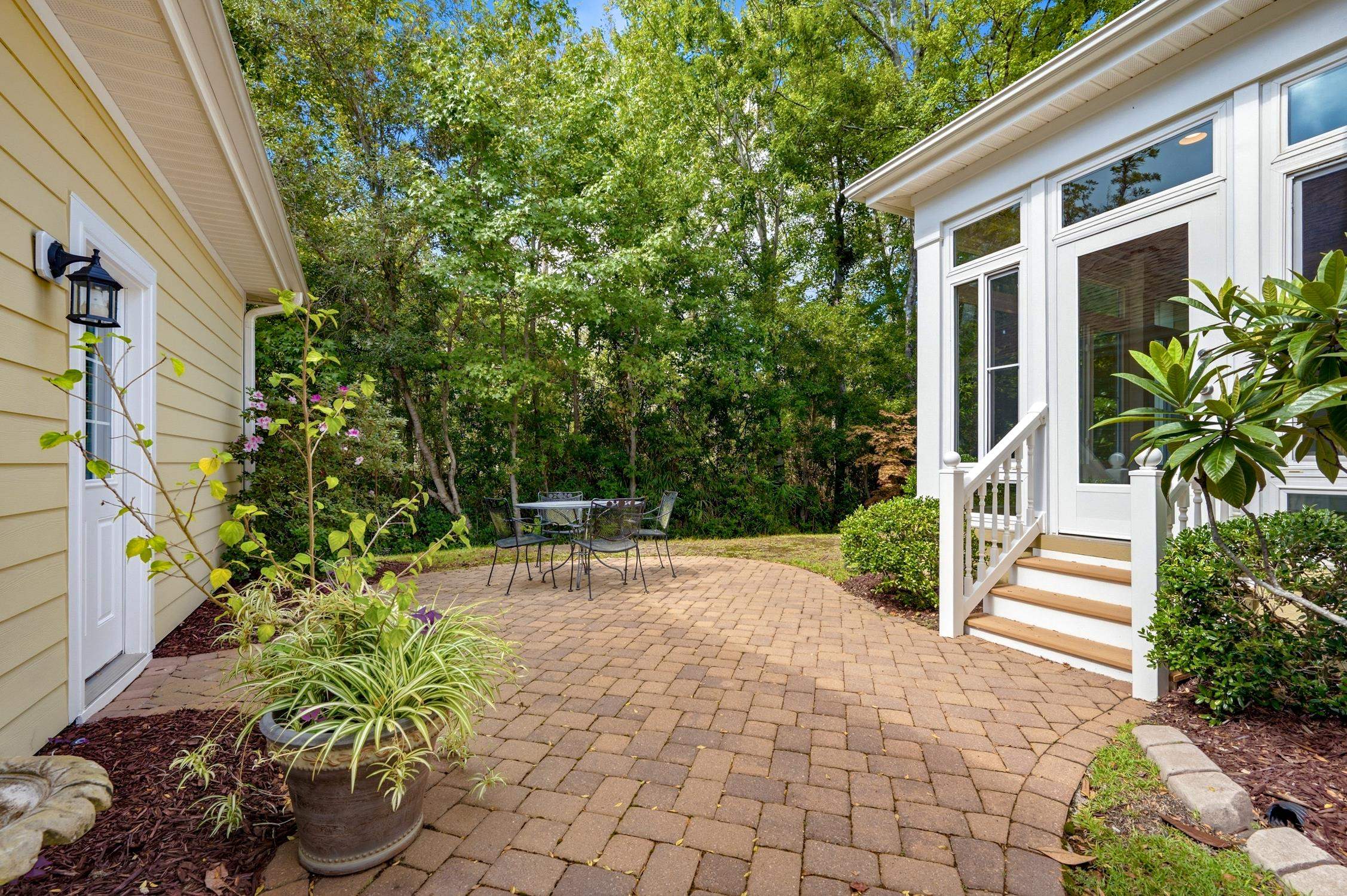 1521 Thornbury Dr. Property Photo 45