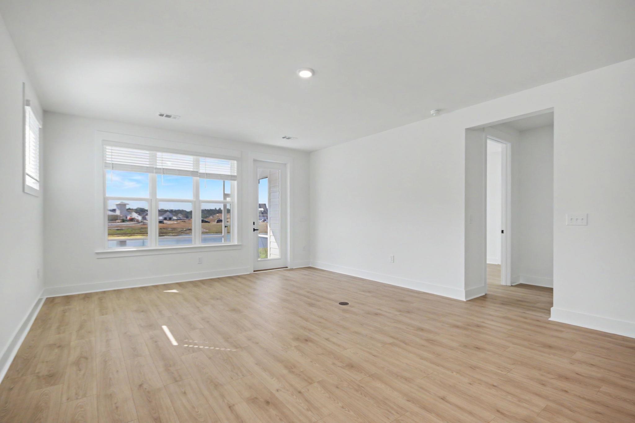 3084a Claredon St Property Photo 23
