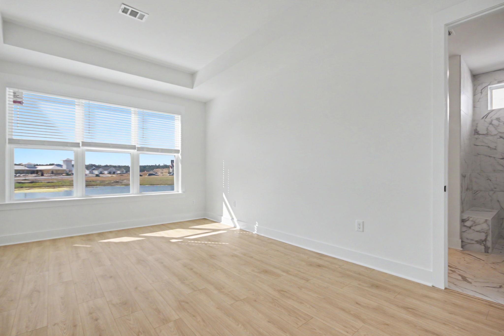3084a Claredon St Property Photo 28