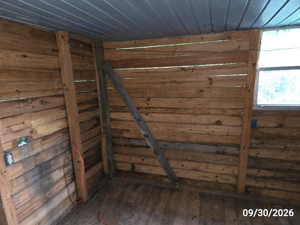 568 Pinckney Rd. Property Photo 6