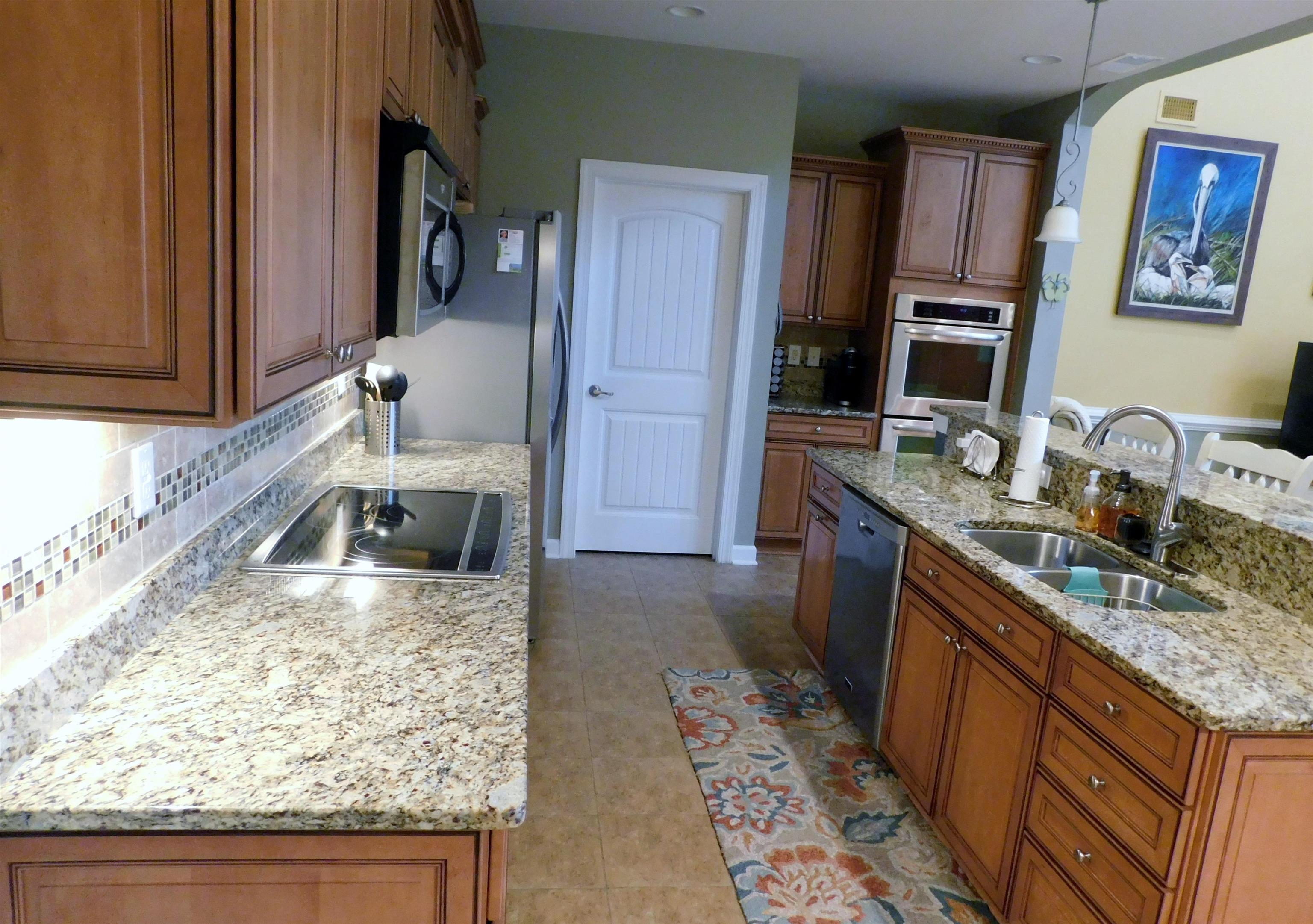 6244 Catalina Dr. Property Photo 6