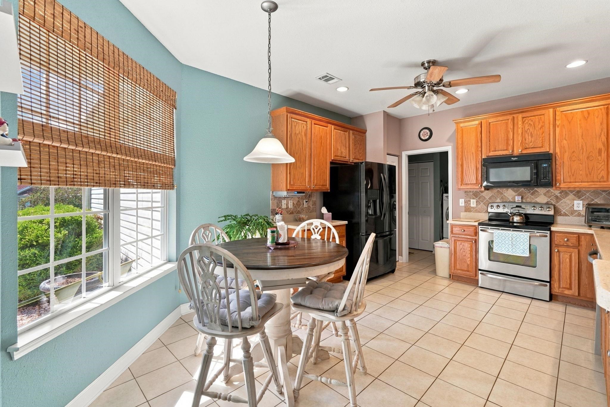 505 Vermillion Dr. Property Photo 6