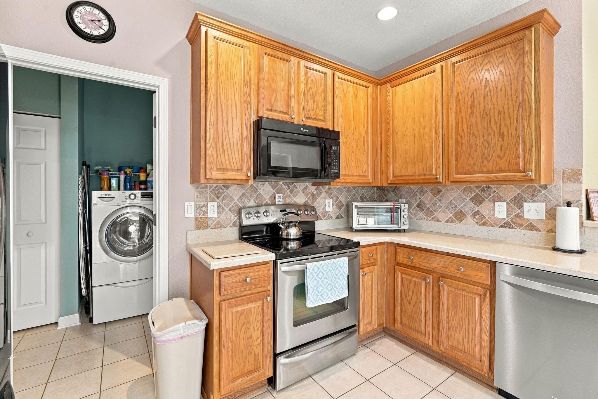 505 Vermillion Dr. Property Photo 9