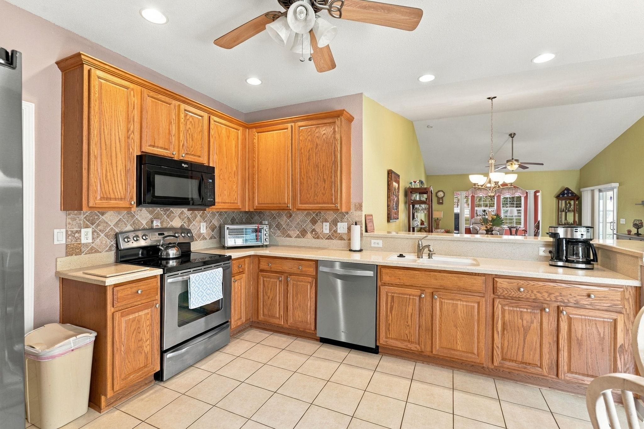 505 Vermillion Dr. Property Photo 12