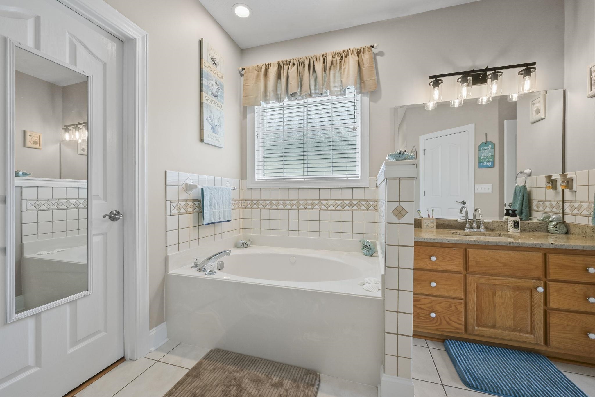4807 Harvest Dr. Property Photo 28