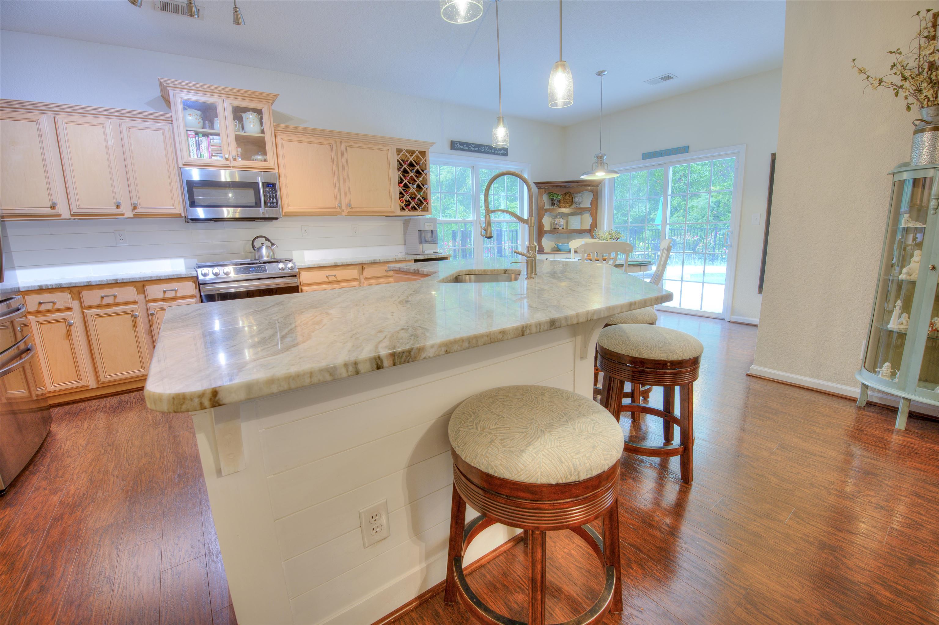 697 Ashley Manor Dr. Property Photo 6
