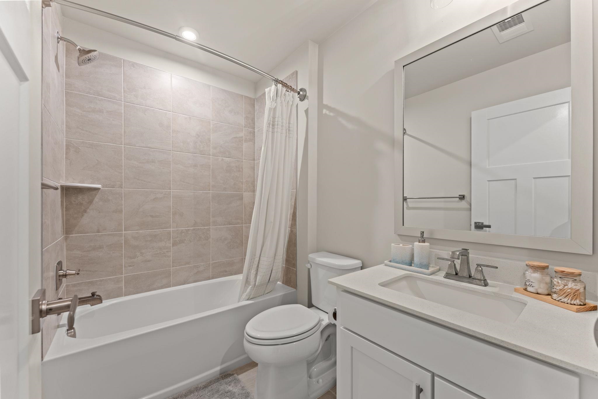 8906 Freya Way Property Photo 23