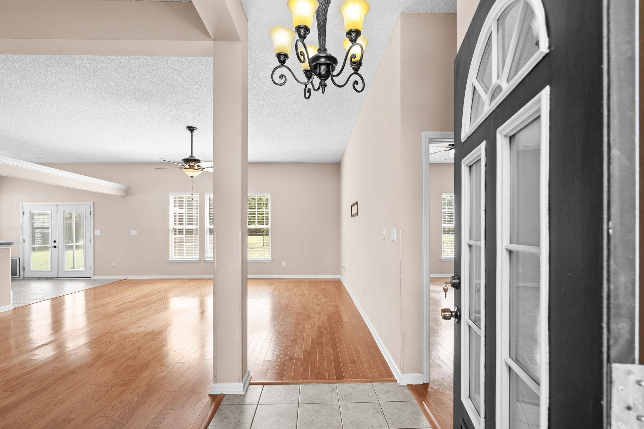 912 Bromley Ct. Property Photo 6