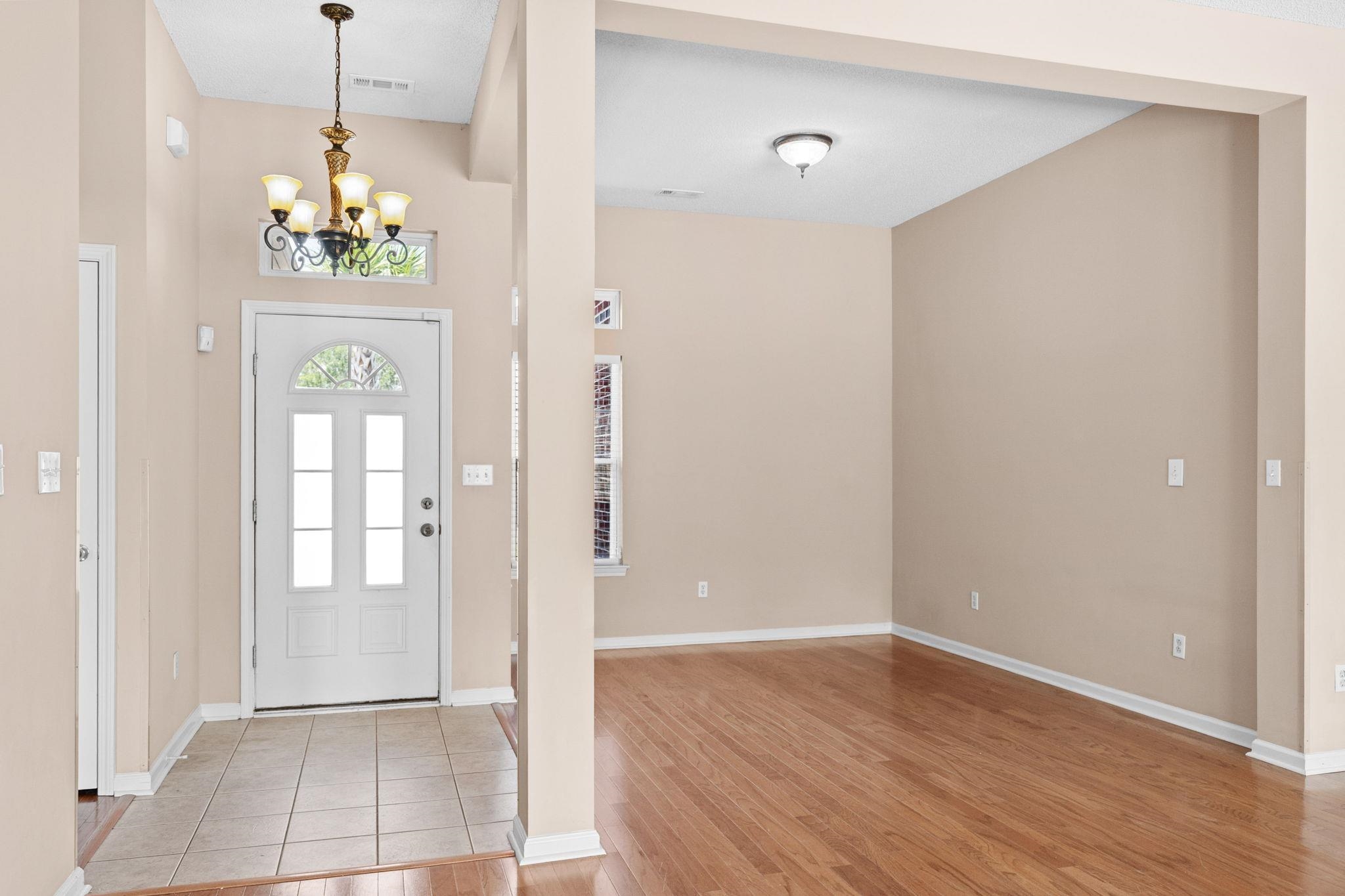 912 Bromley Ct. Property Photo 7