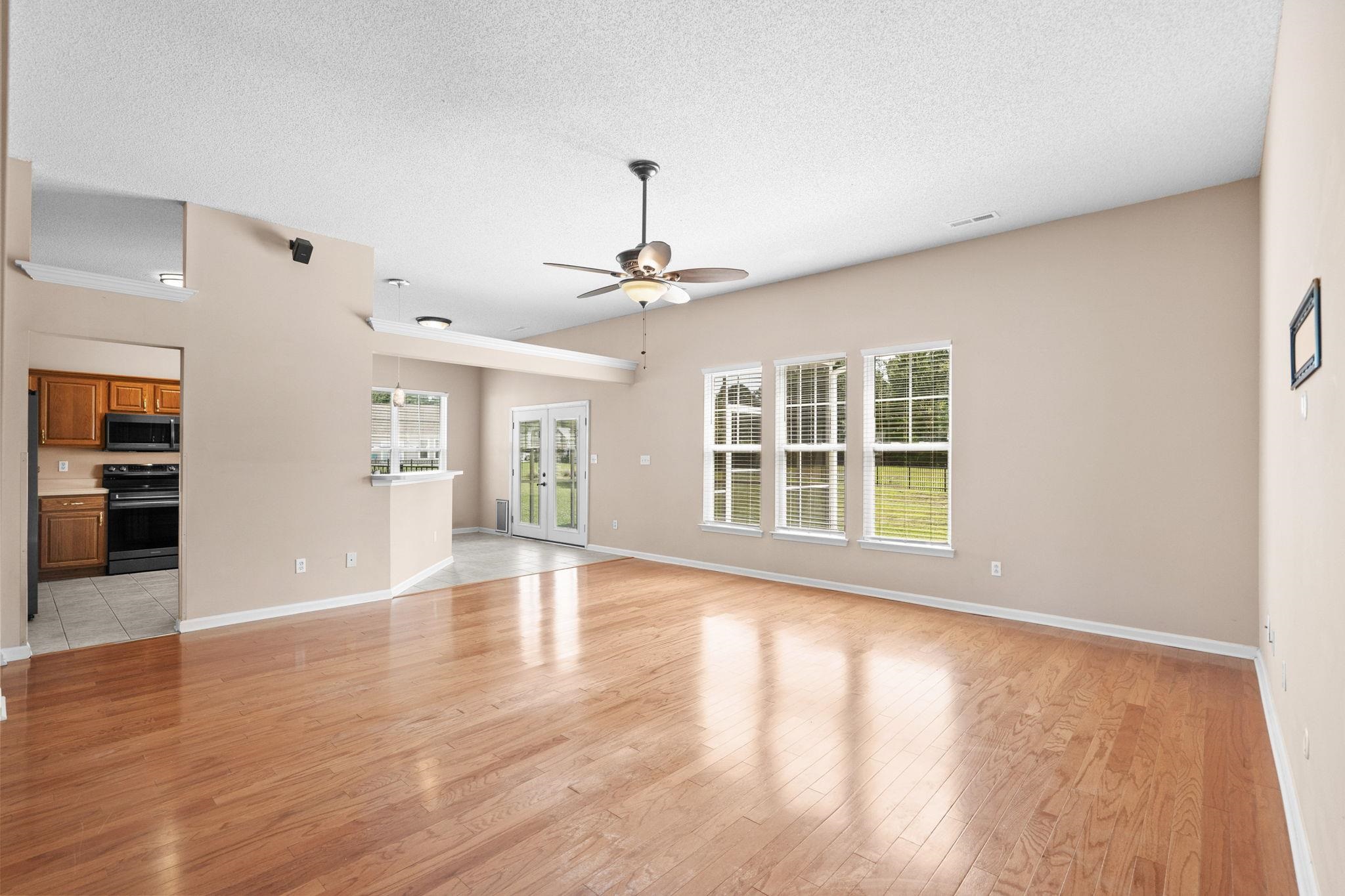 912 Bromley Ct. Property Photo 10