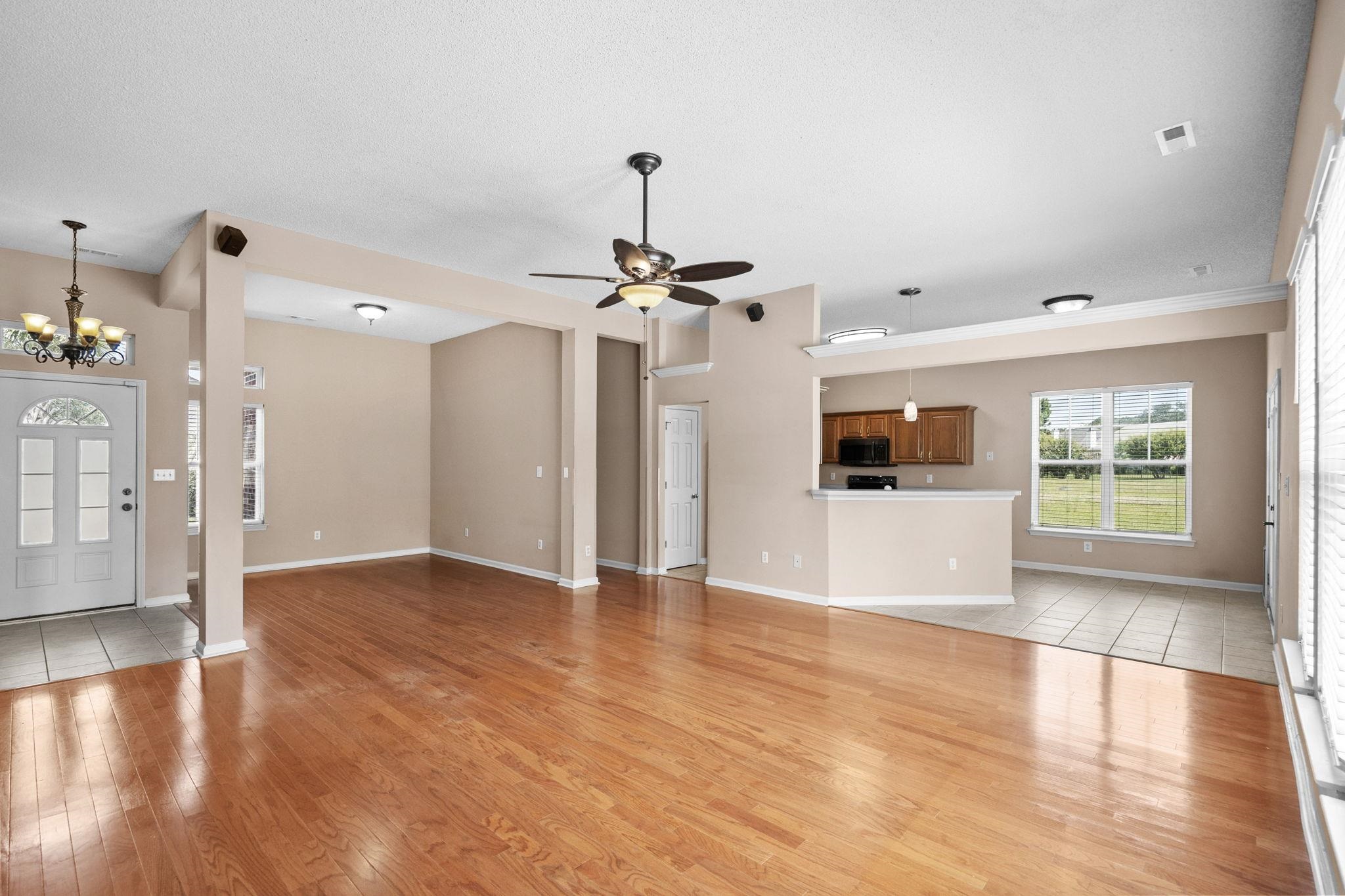 912 Bromley Ct. Property Photo 13