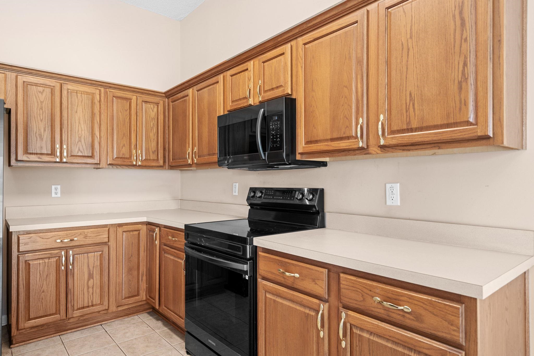 912 Bromley Ct. Property Photo 20