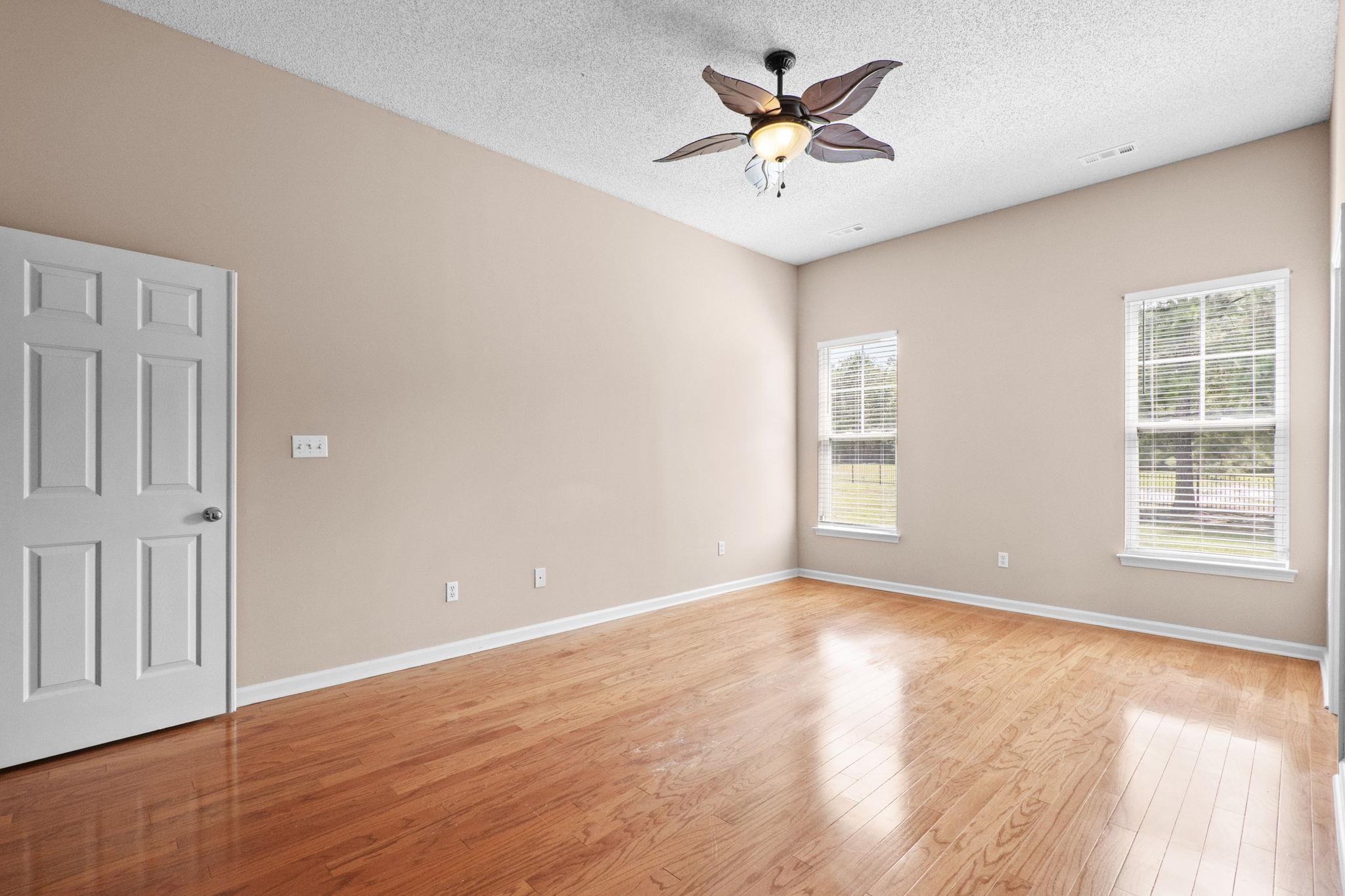 912 Bromley Ct. Property Photo 25