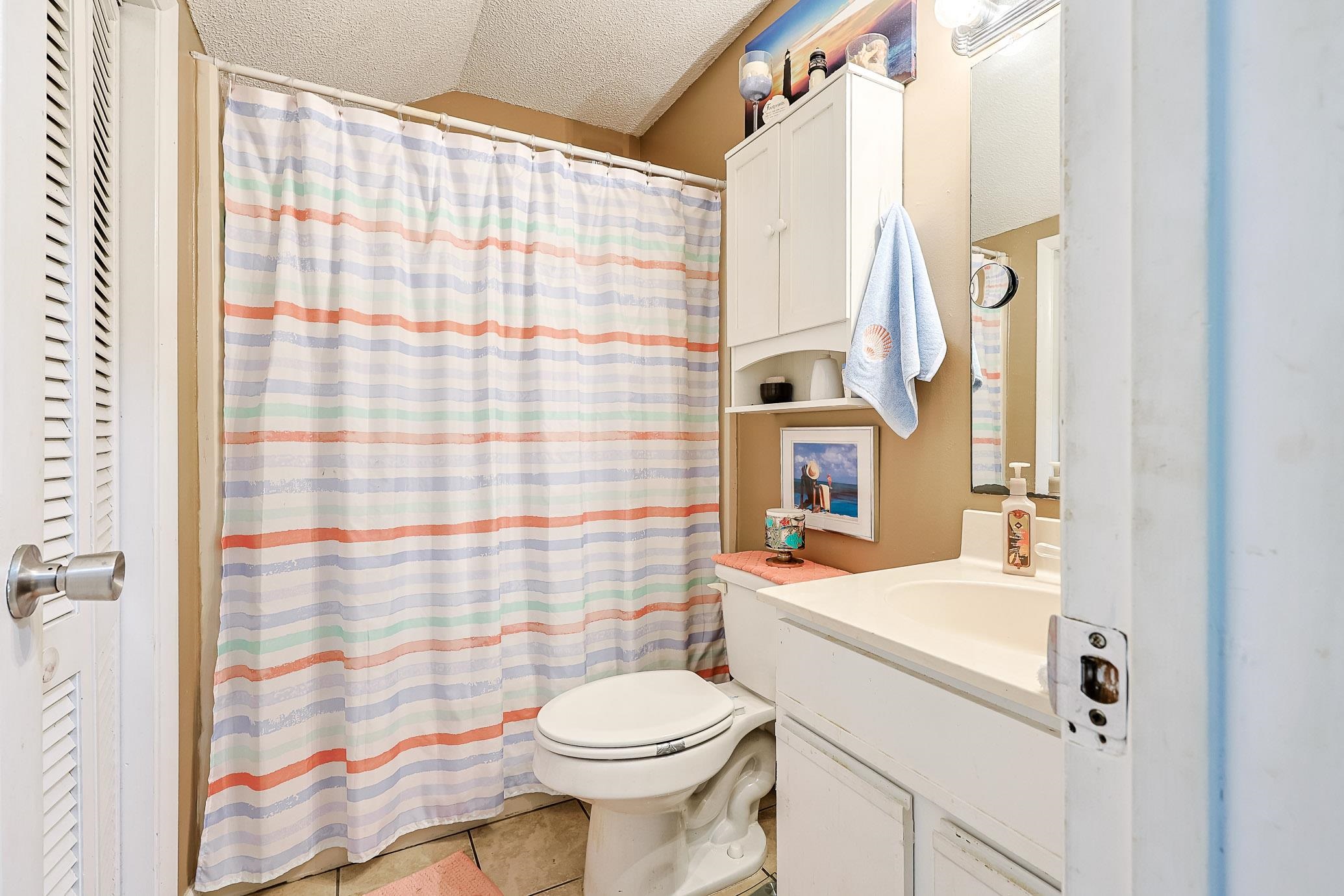500 Fairway Village Dr. Property Photo 10