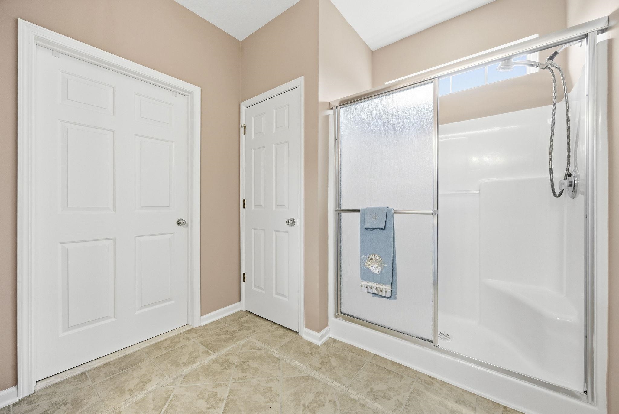 111 Chenoa Dr. Property Photo 20