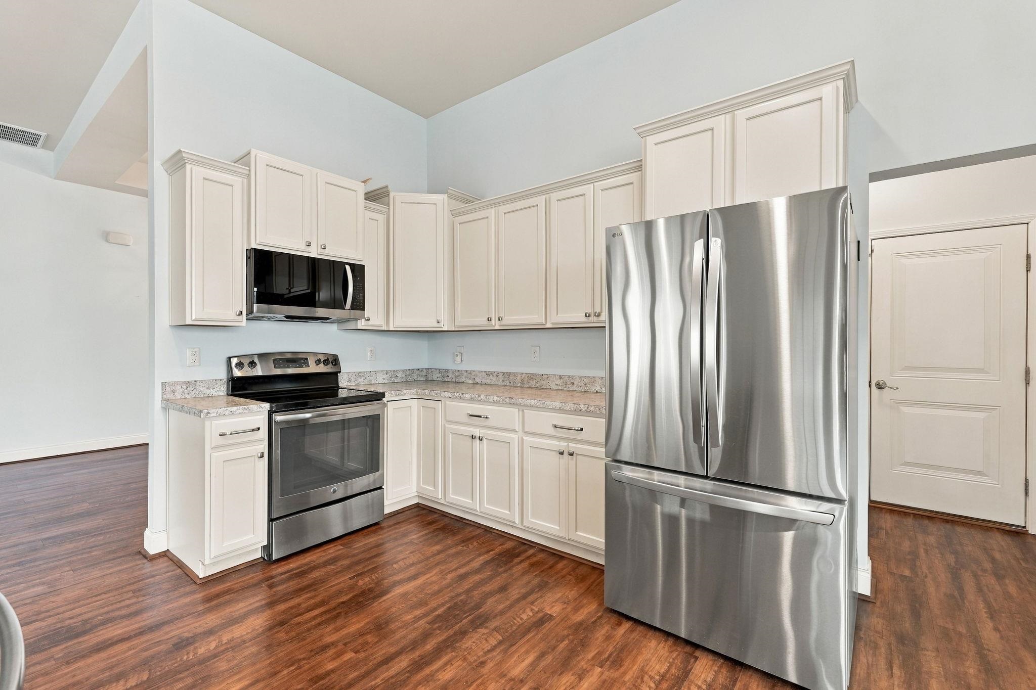 864 Callant Dr. Property Photo 16