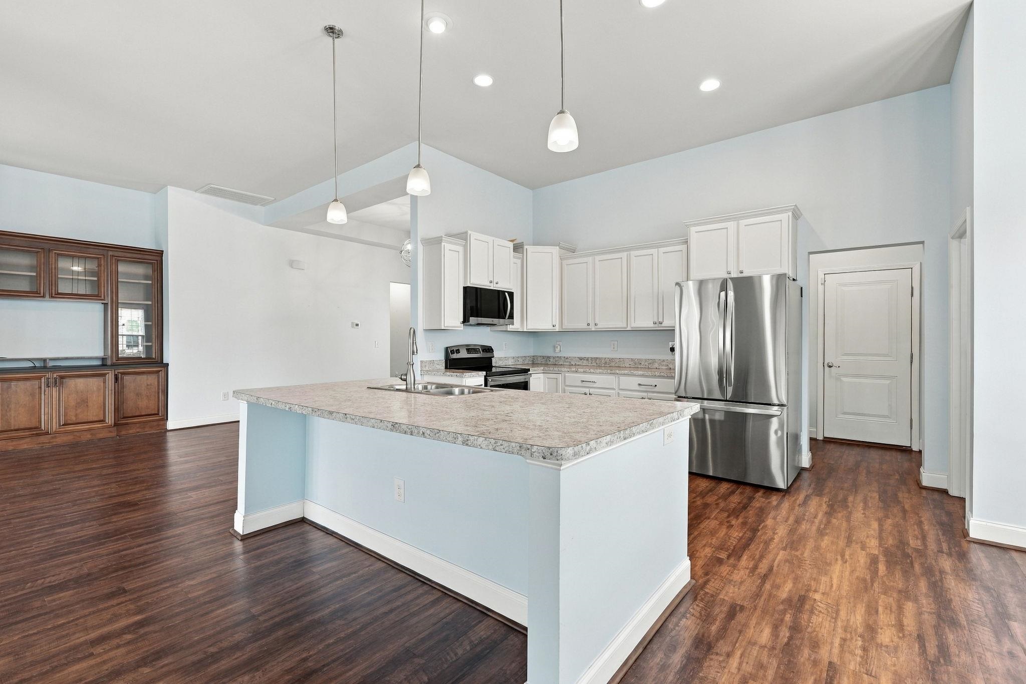 864 Callant Dr. Property Photo 44
