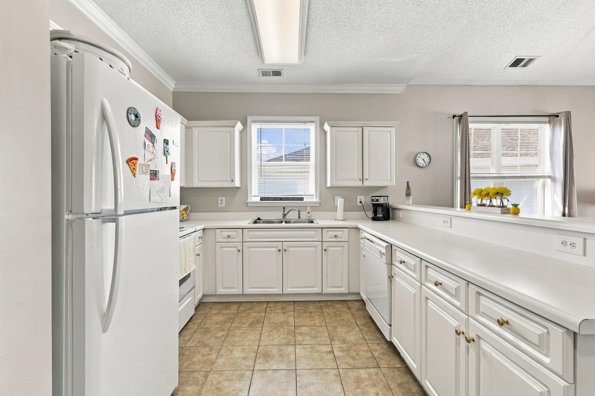 200 Castle Dr. Property Photo 3