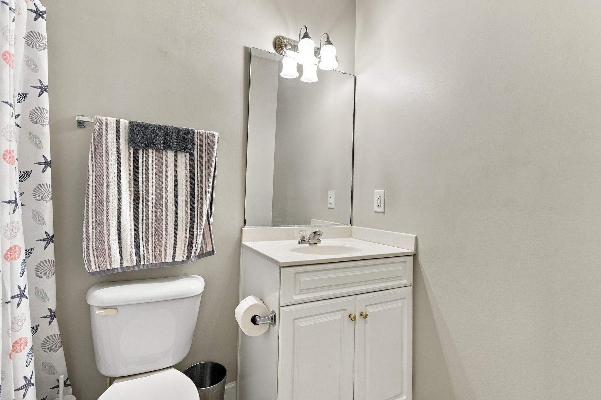 200 Castle Dr. Property Photo 18