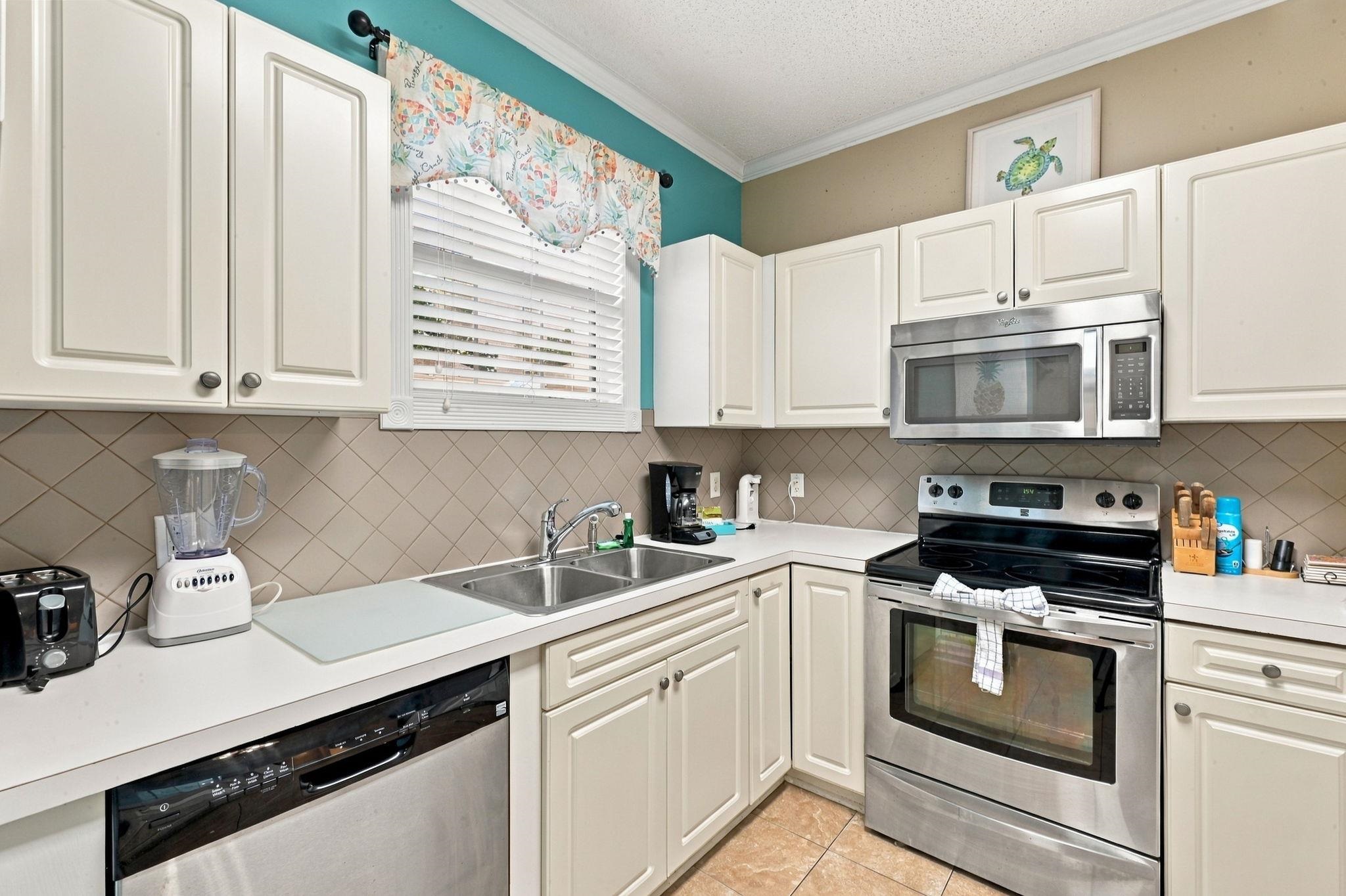 4655 Wild Iris Dr. Property Photo 4