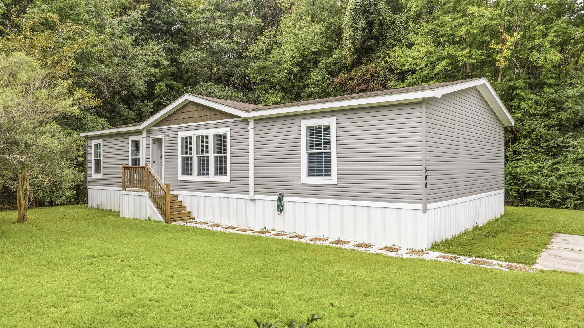 500 Southern Pines Dr. Property Photo 1