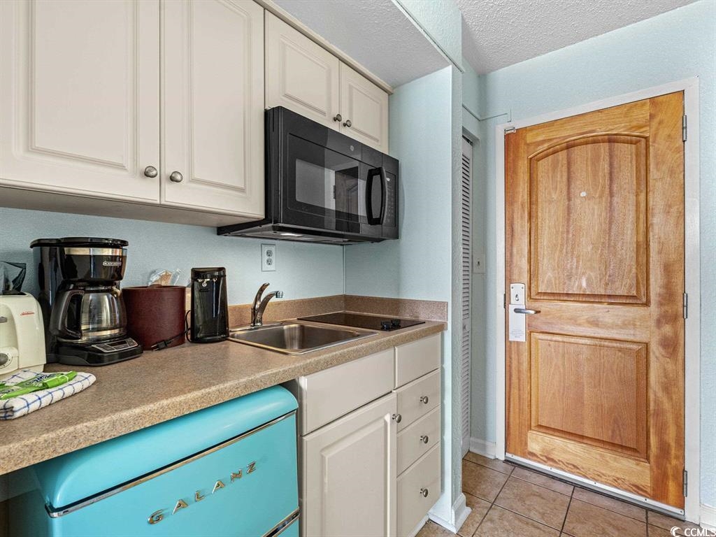 9550 Shore Dr. Property Photo 4