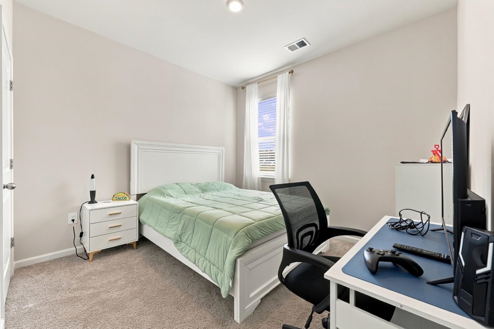323 Skyward St. Property Photo 10
