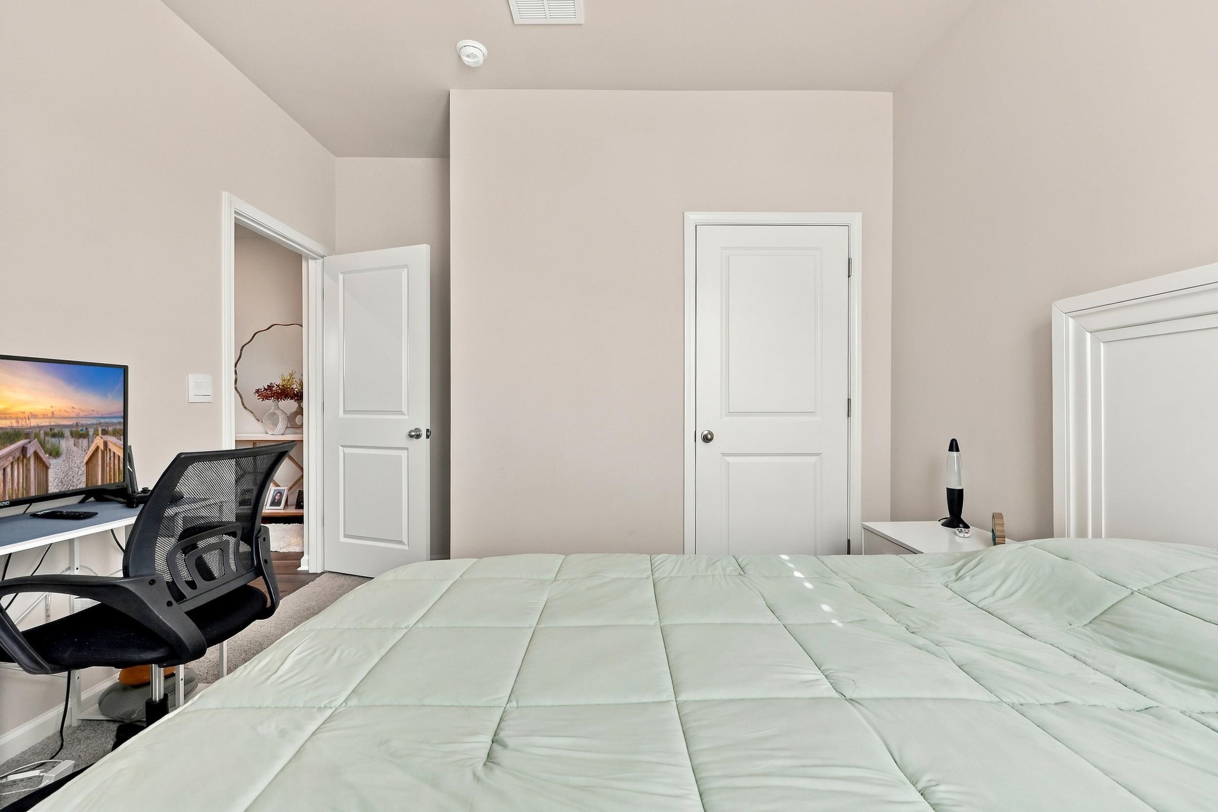 323 Skyward St. Property Photo 21