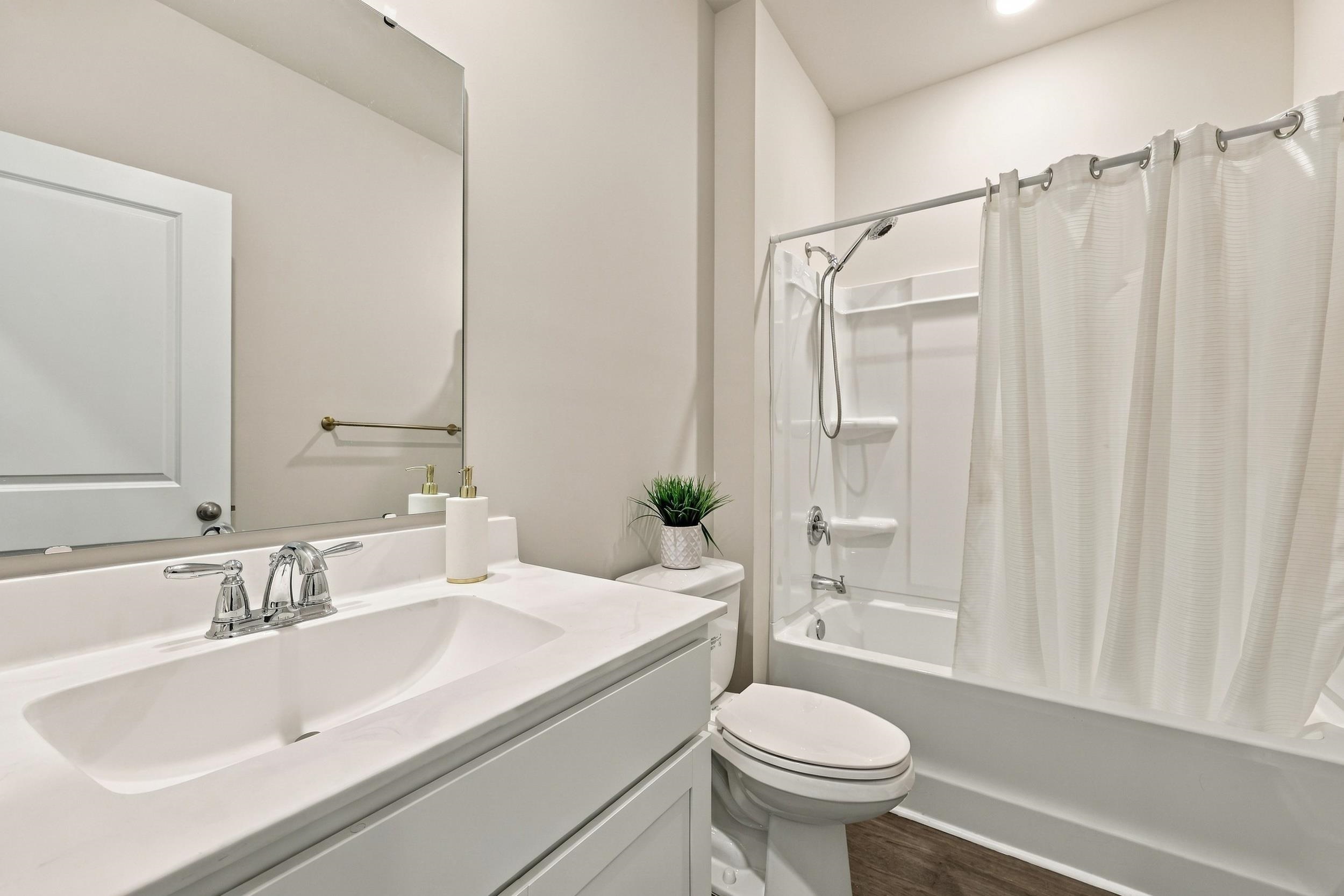 323 Skyward St. Property Photo 22