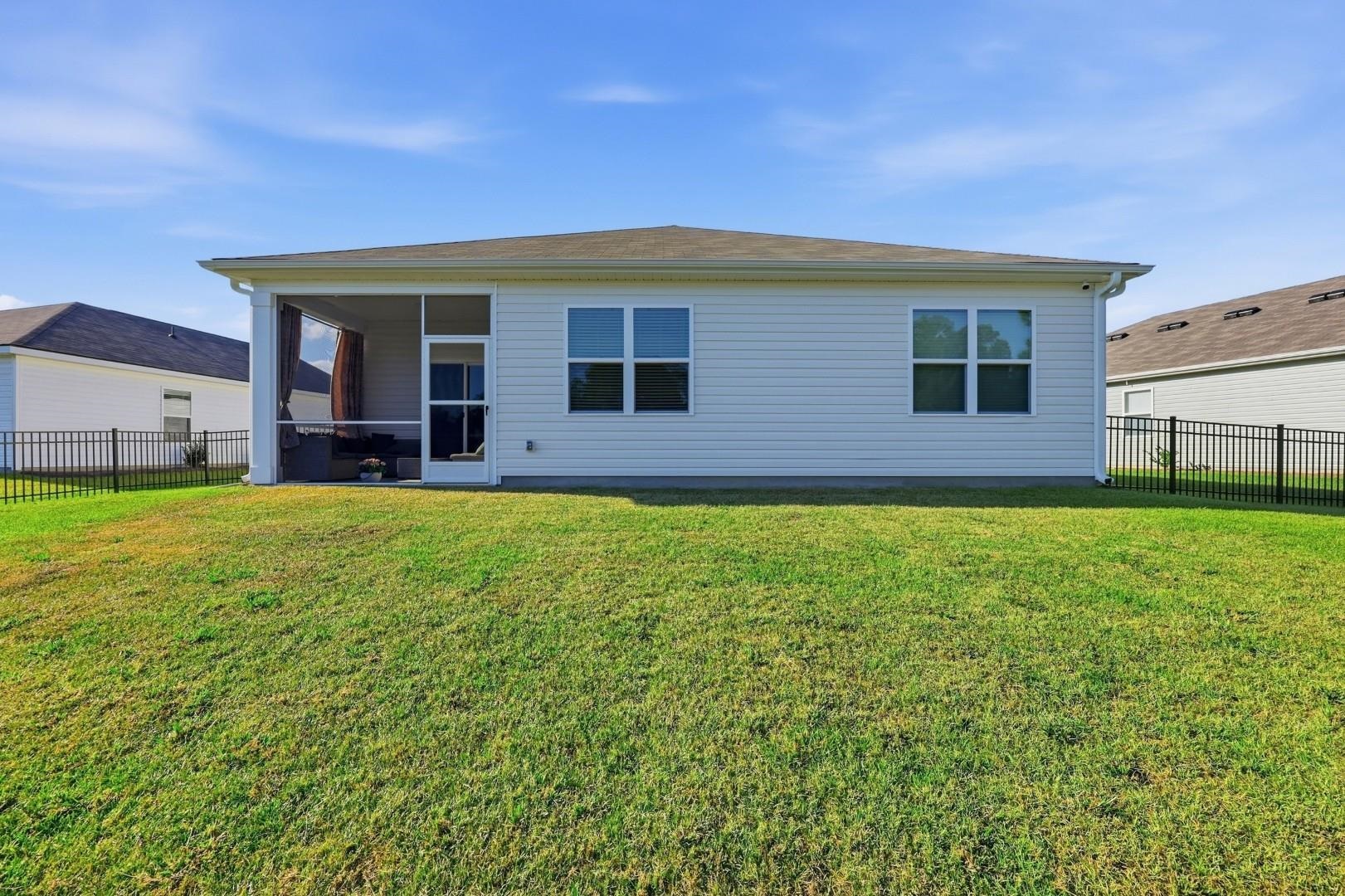 323 Skyward St. Property Photo 27