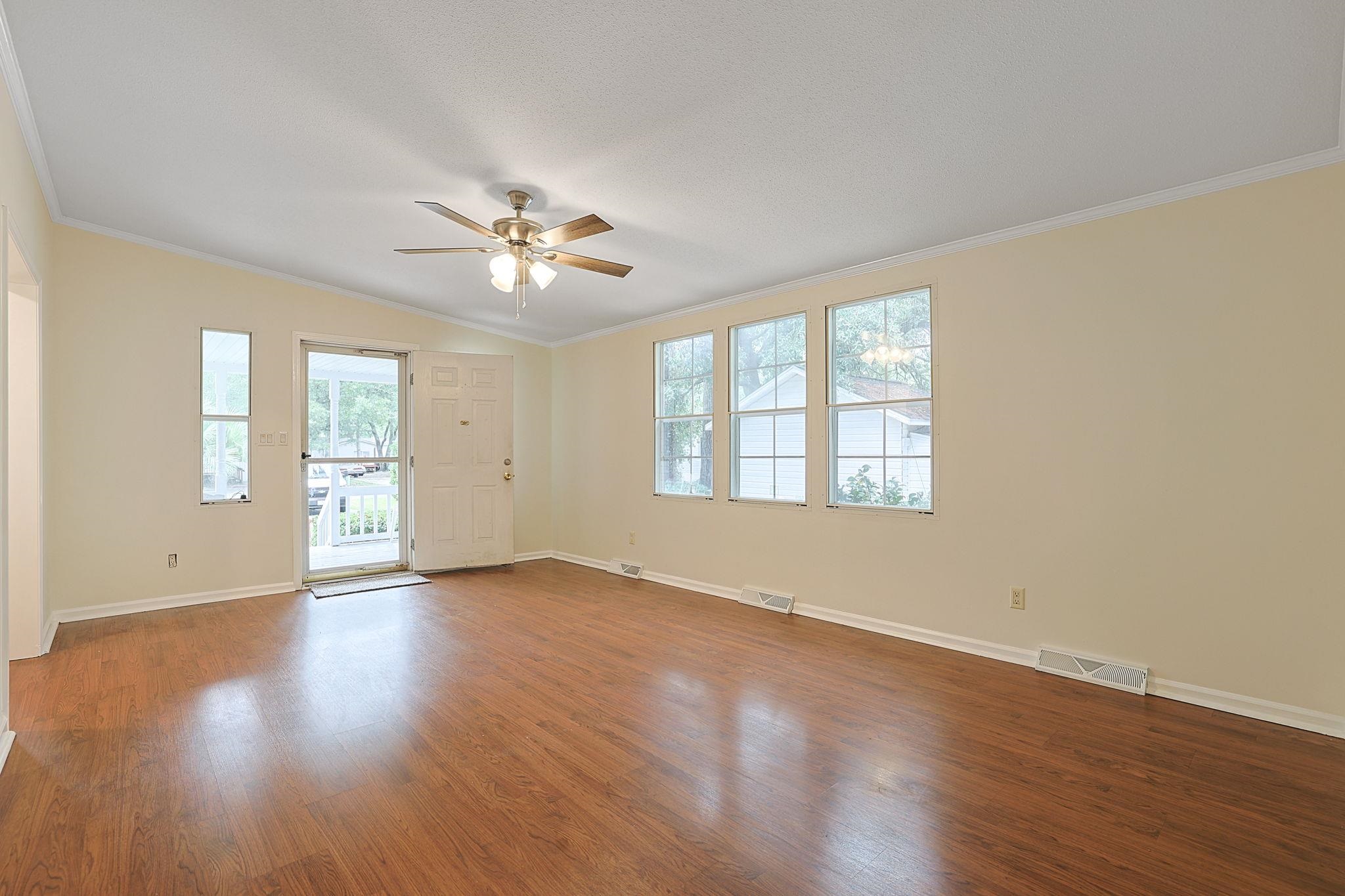 1867 Willow Oak Dr. Property Photo 3