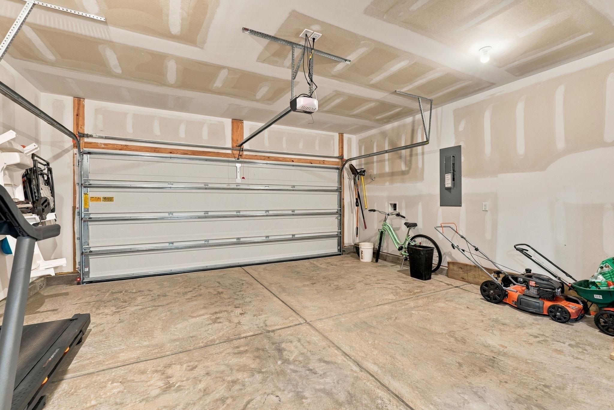 202 Linares St. Property Photo 10