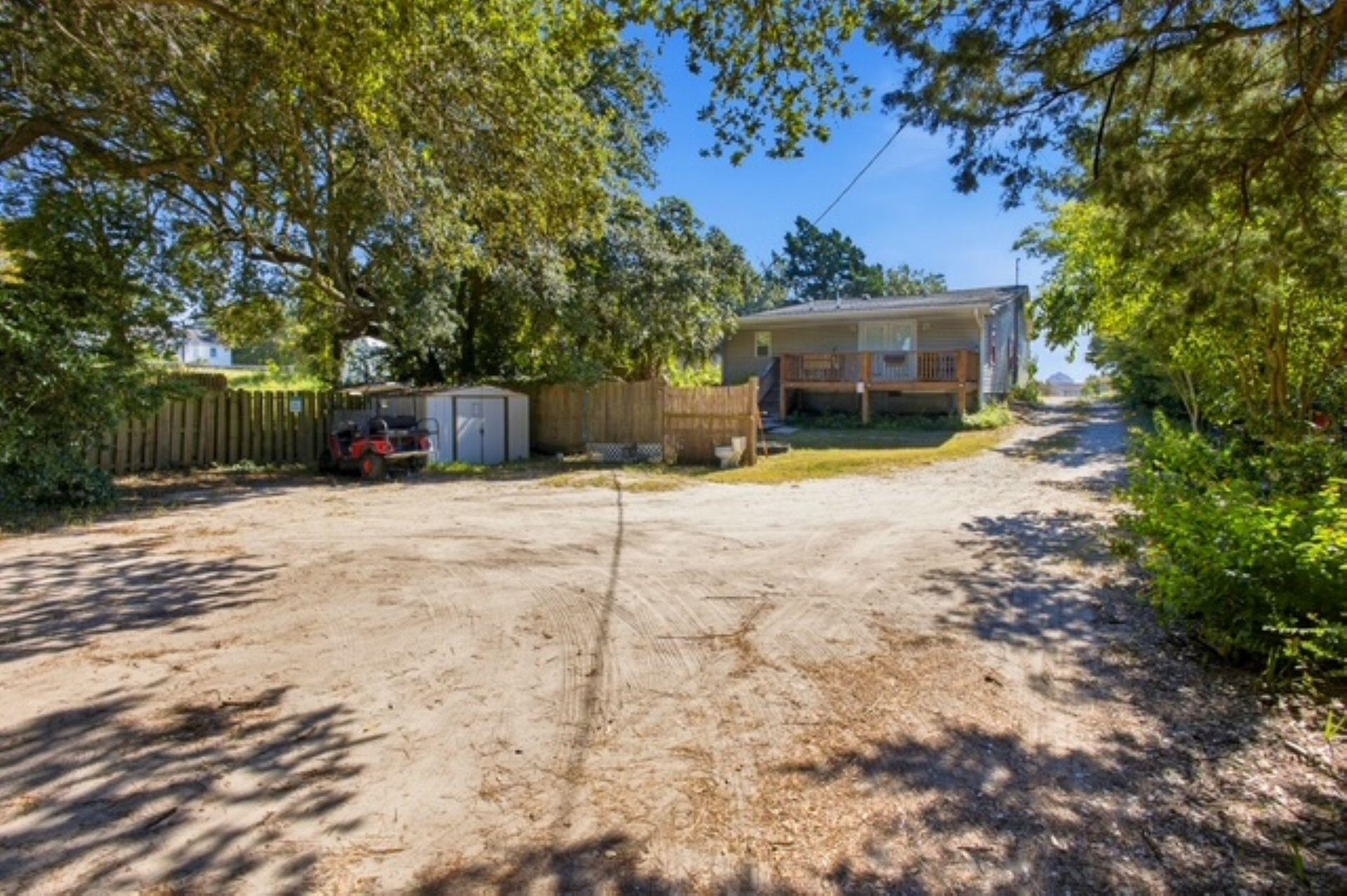 305 Chester St. Property Photo 32
